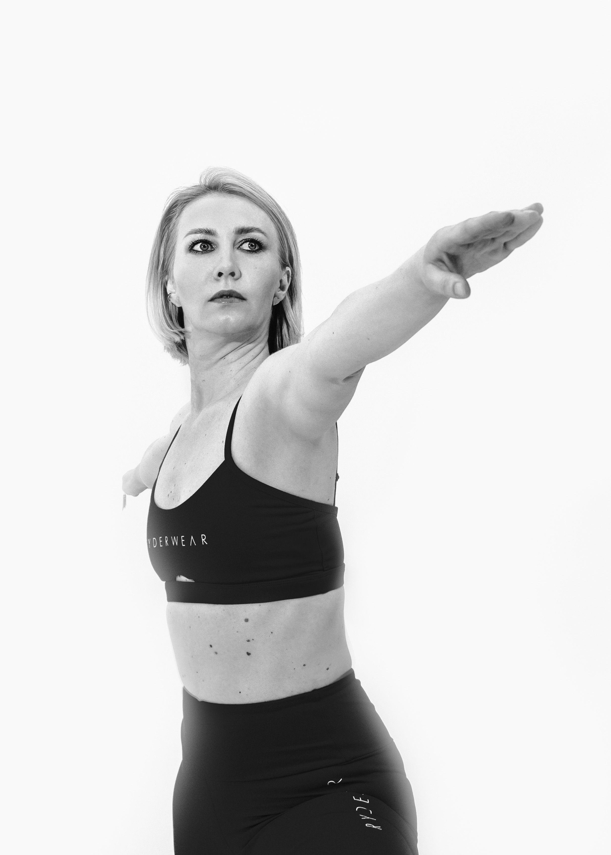 Yoga content for Mila. Family, portrait, content photo in Costa Rica Evgeniya Besprozvannykh