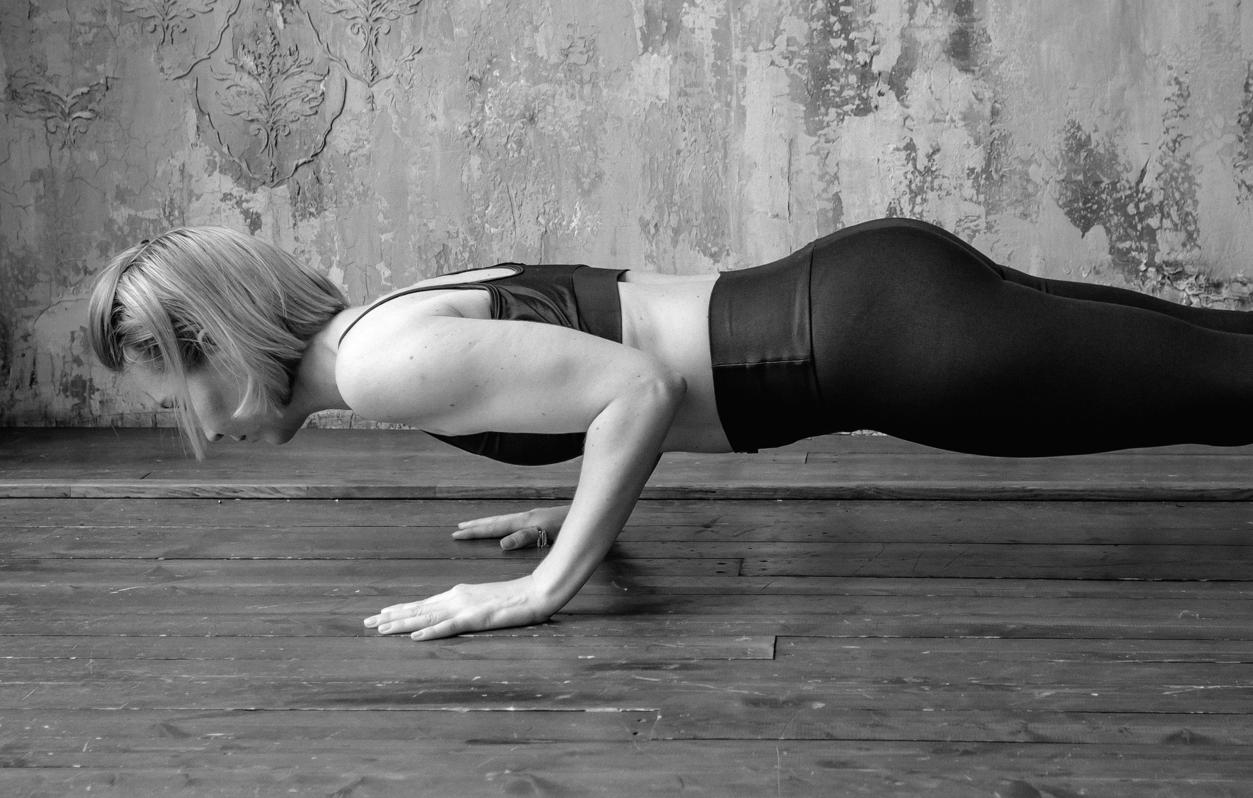 Yoga content for Mila. Family, portrait, content photo in Costa Rica Evgeniya Besprozvannykh