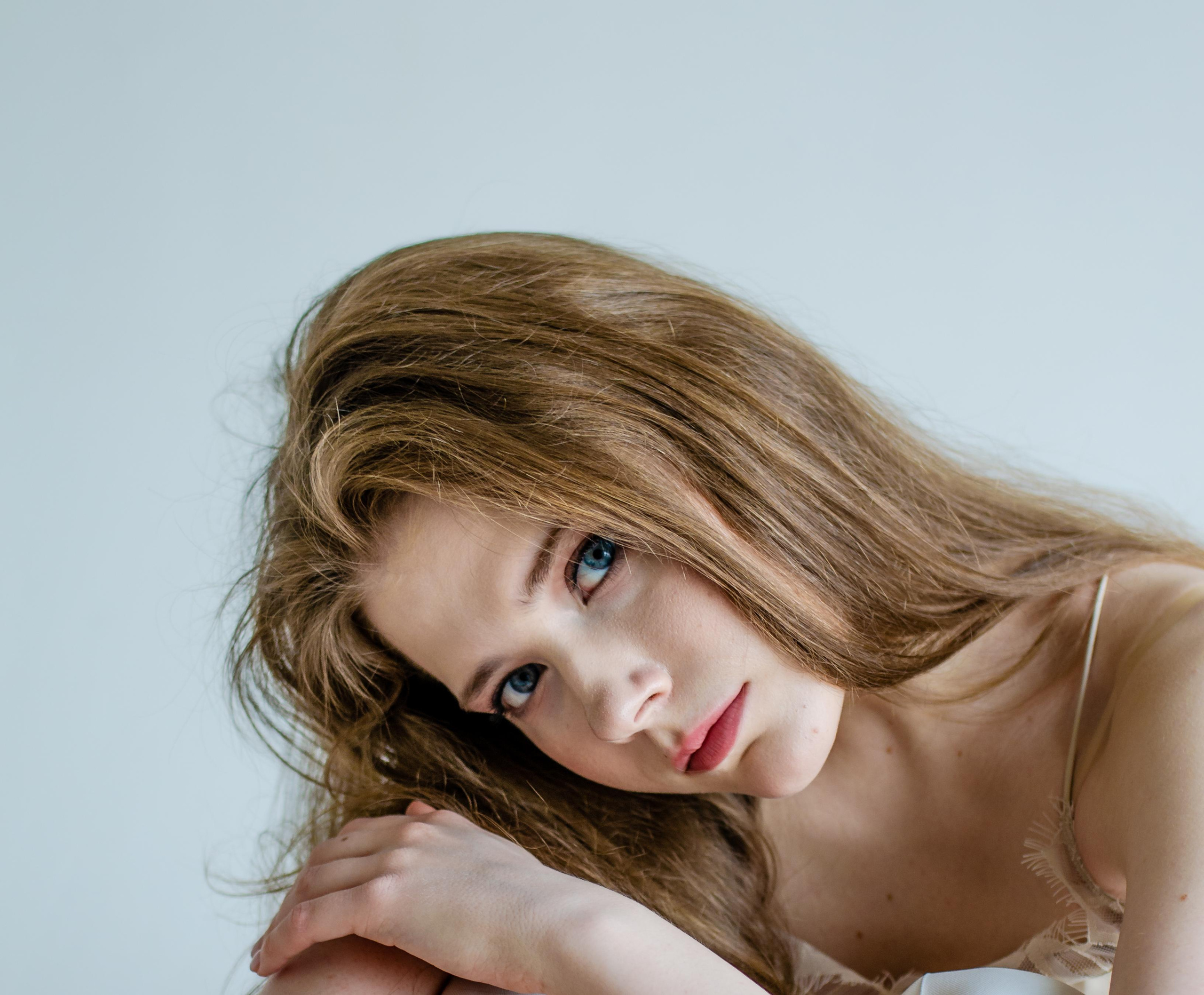 Actor portfolio for woman. Family, portrait, content photo in Costa Rica Evgeniya Besprozvannykh