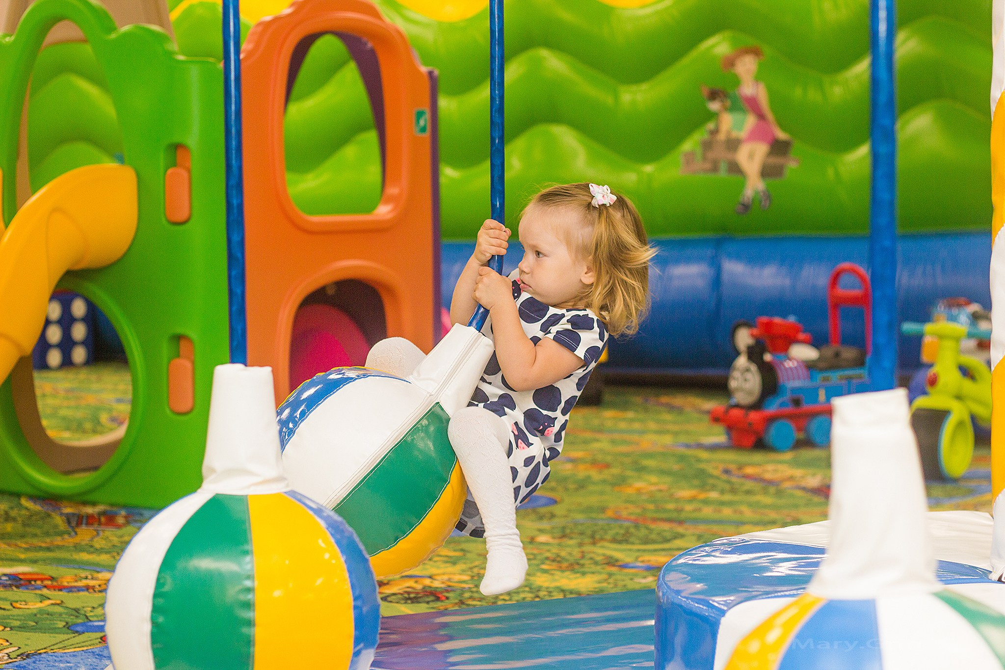 День рождения в стиле свинки Пеппа в Изумрудном городе. Детский и семейный фотограф, фотограф мероприятий Нижний Новгород