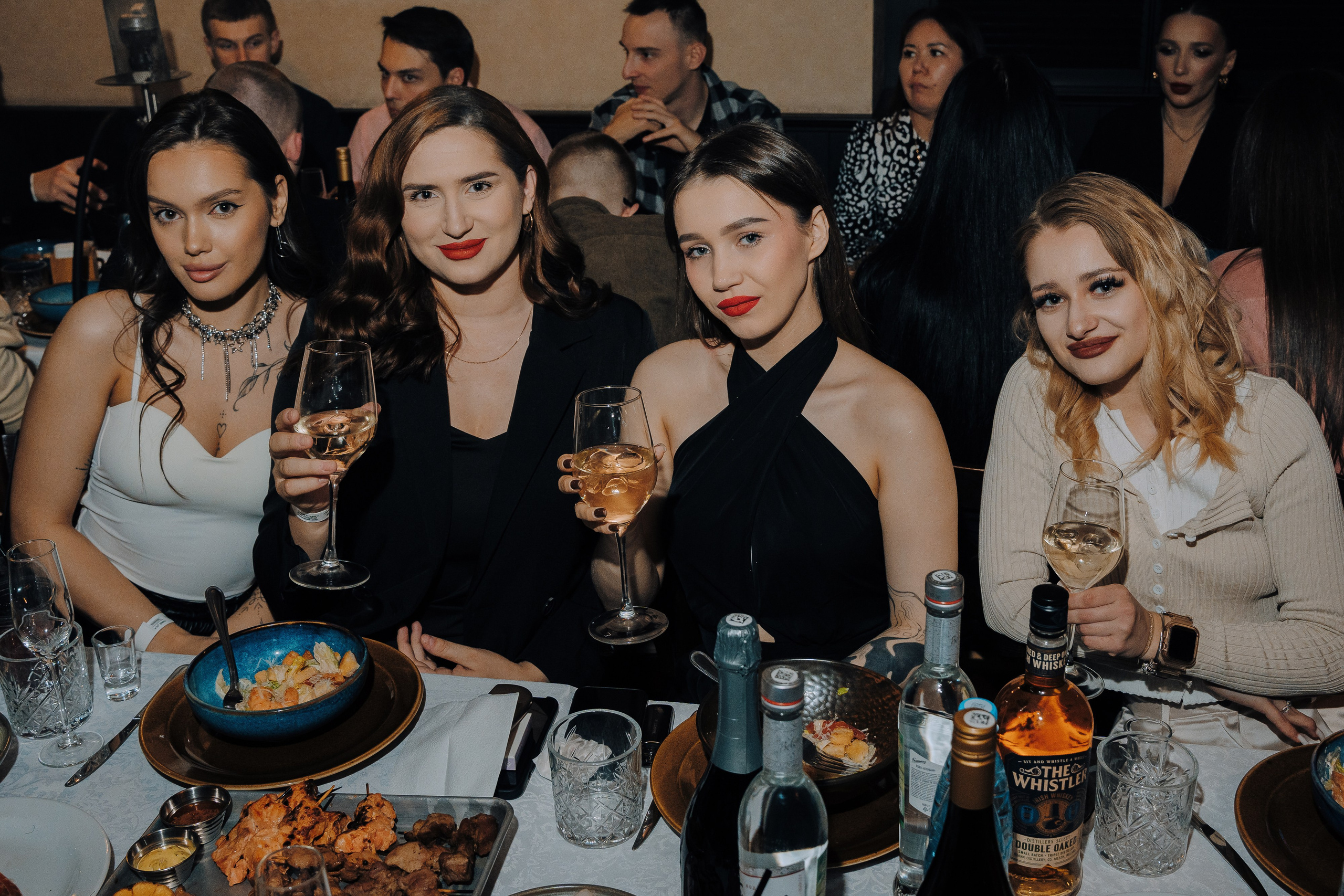 20 ЛЕТ МЕГАПОЛИС ЧЕЛЯБИНСК ХЕДЛАЙНЕР ЕЛКА. Репортажный фотограф Зуев Роман г. Челябинск