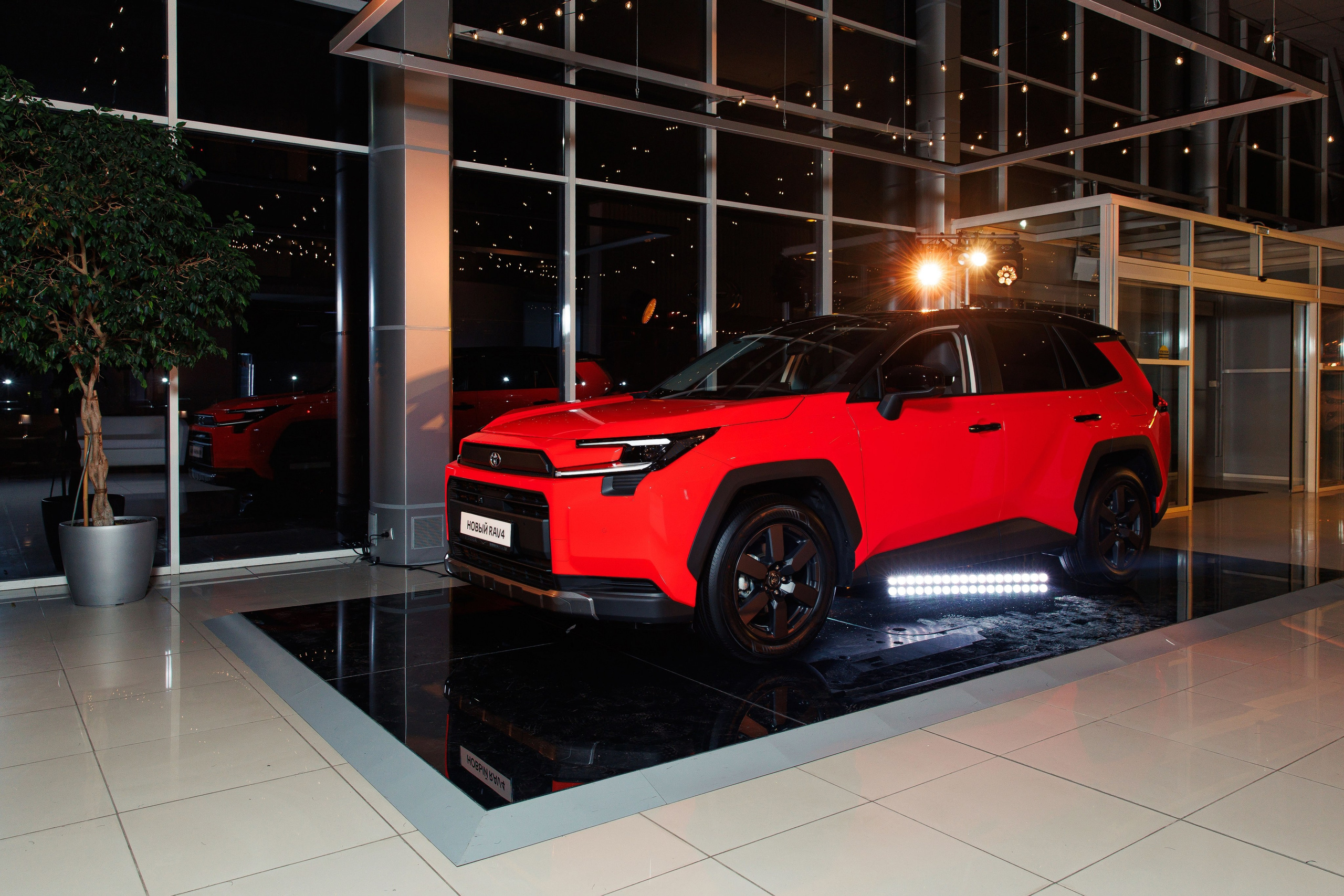 Презентация новой Toyota RAV4. Репортажный и свадебный фотограф в Уфе Павел Кожевников