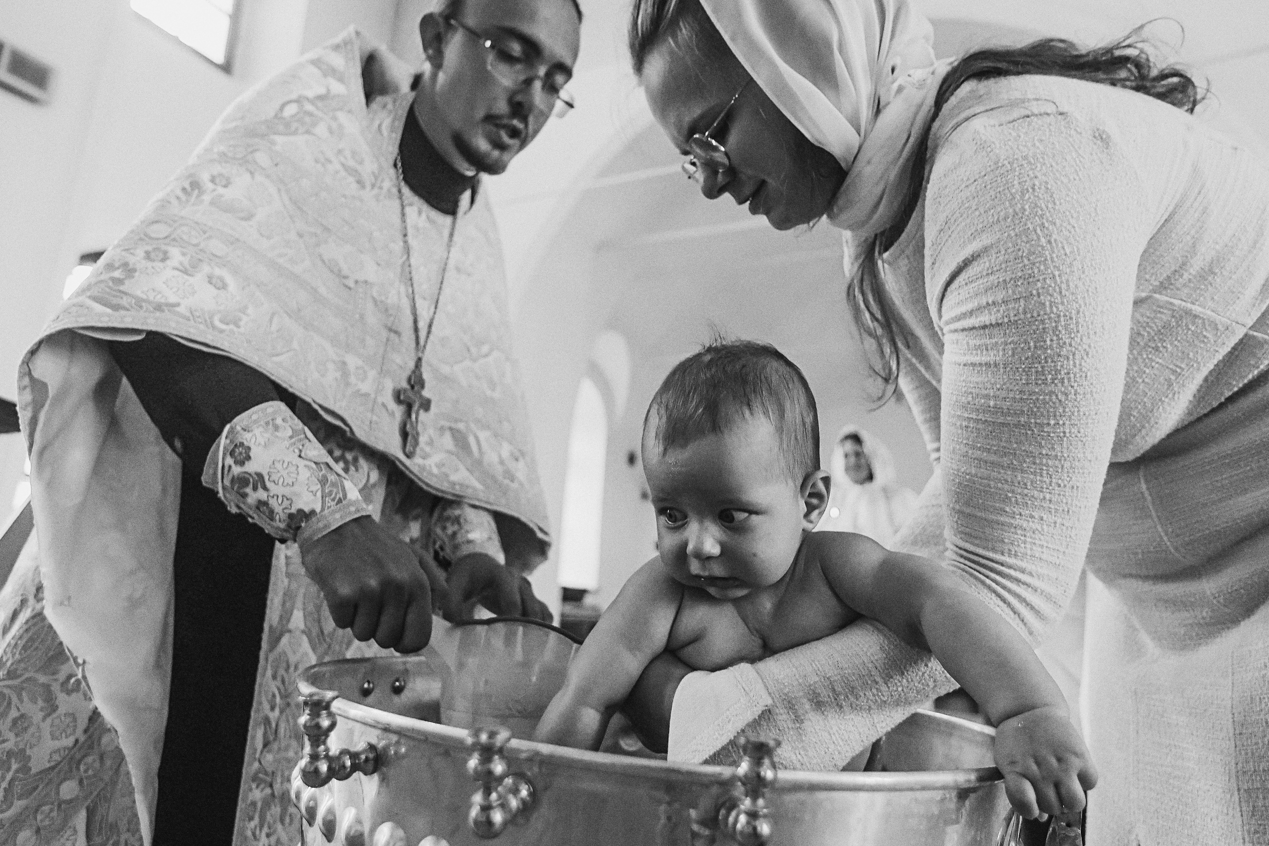 Крещение церковь около моста влюбленных. Семейный фотограф Тюмень, фотограф на роды Салмина Мария