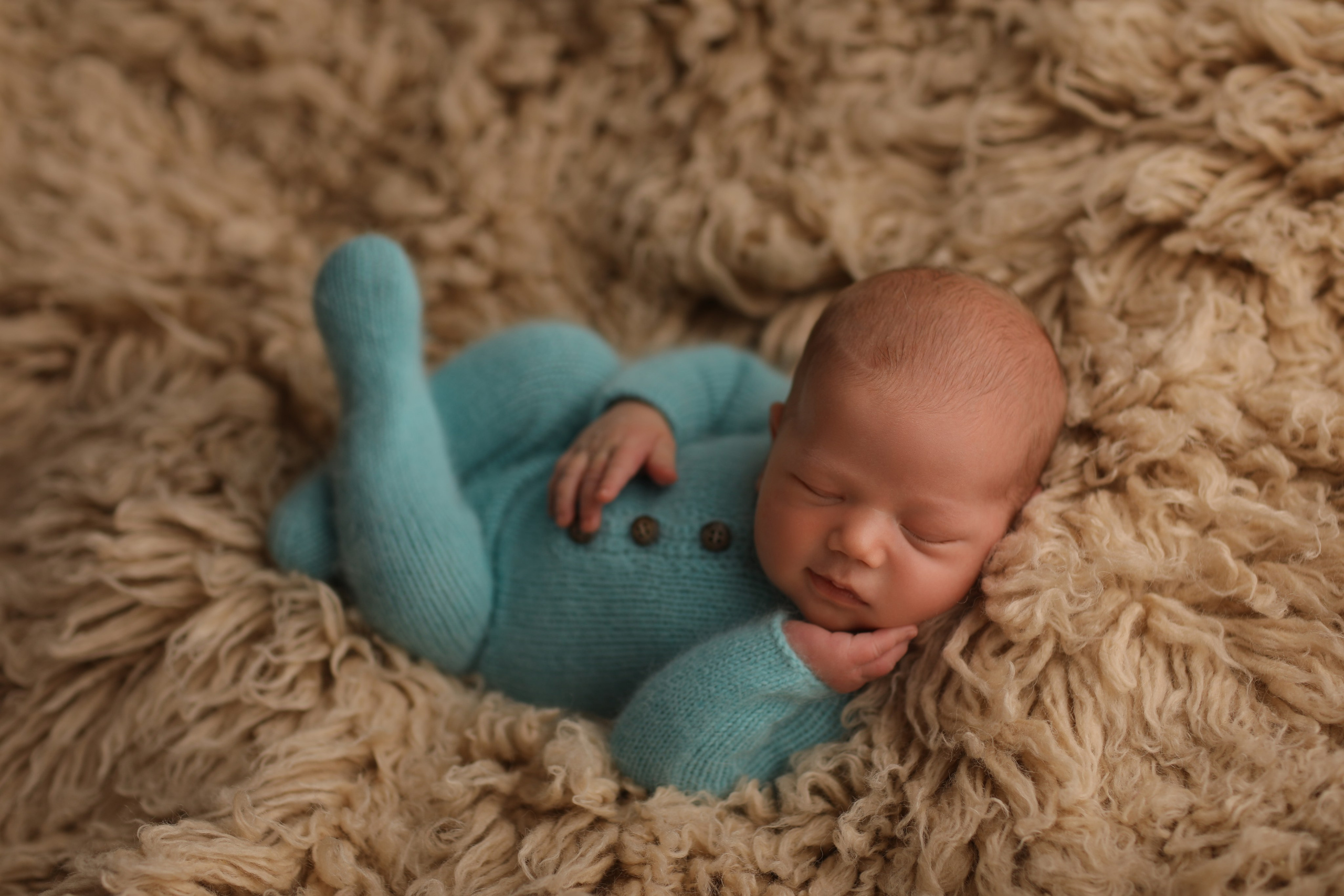 PH @anna_molodykh_newborn.almaty. Retoucher Aleksmokh