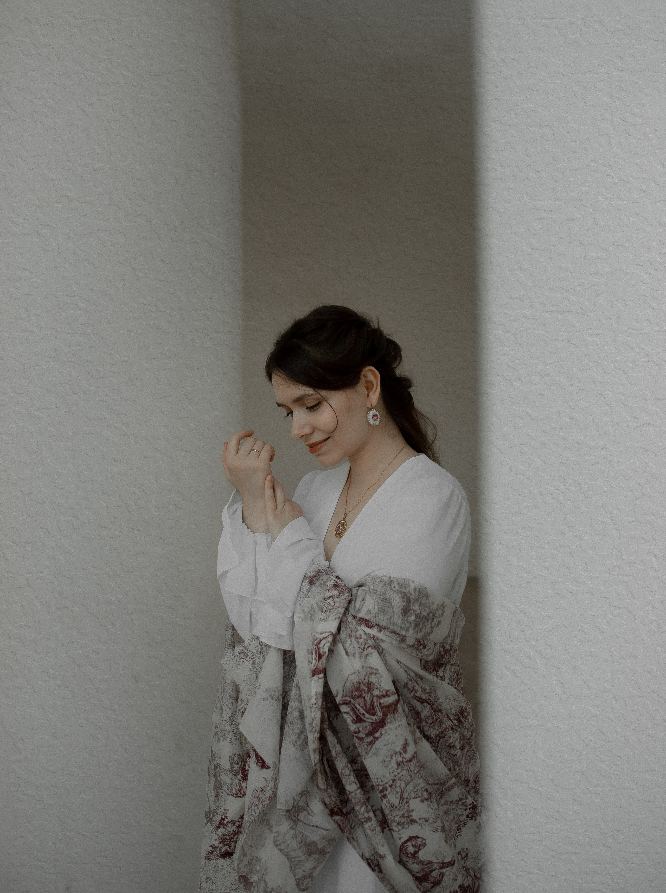 Александра. Твой проводник в мир ушедших эпох, романтики и женственности