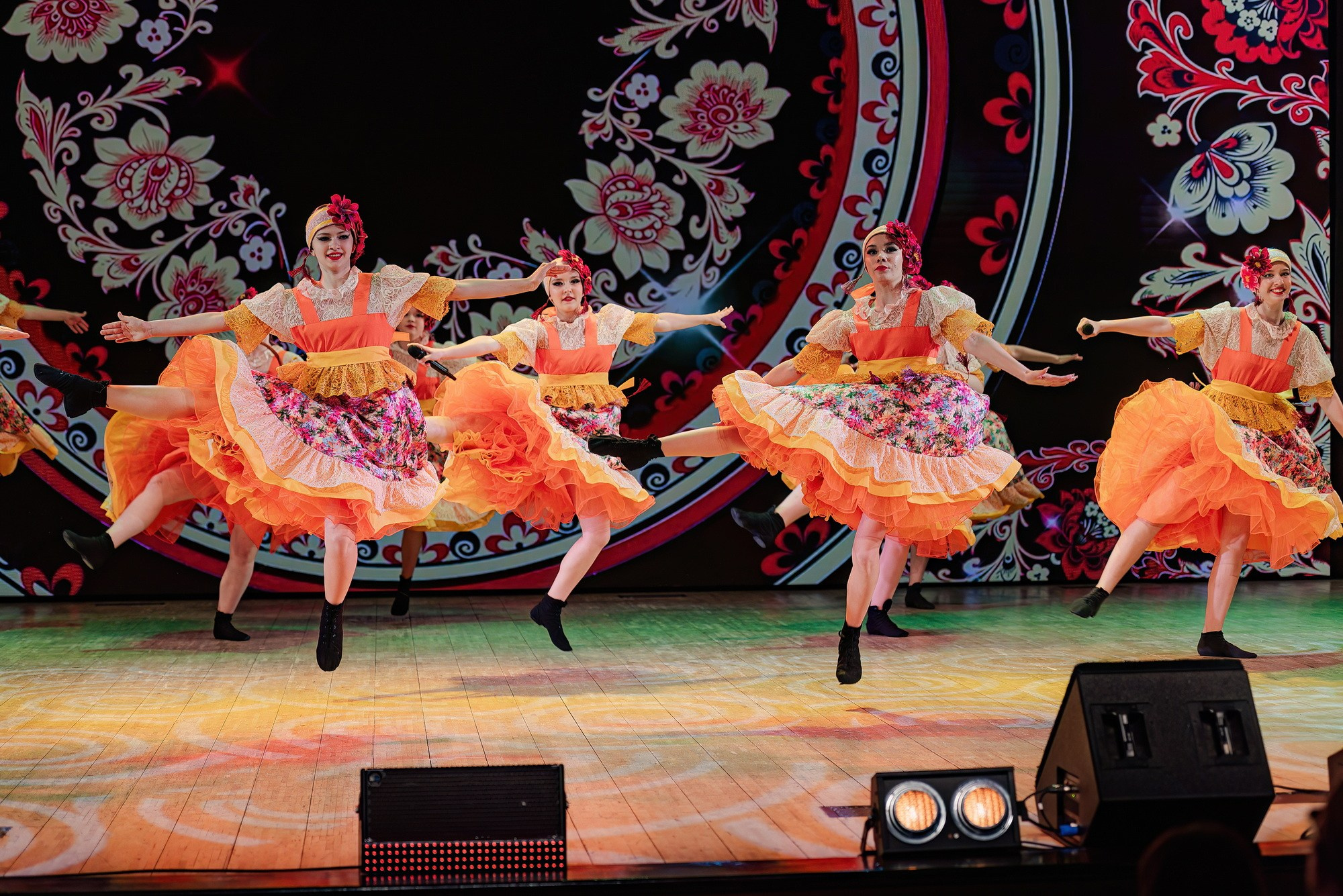 Отчетный концерт Образцового коллектива Алтая театра эстрадной песни «Созвездие». Свадебный и репортажный фотограф Никита Сницарев в Барнауле