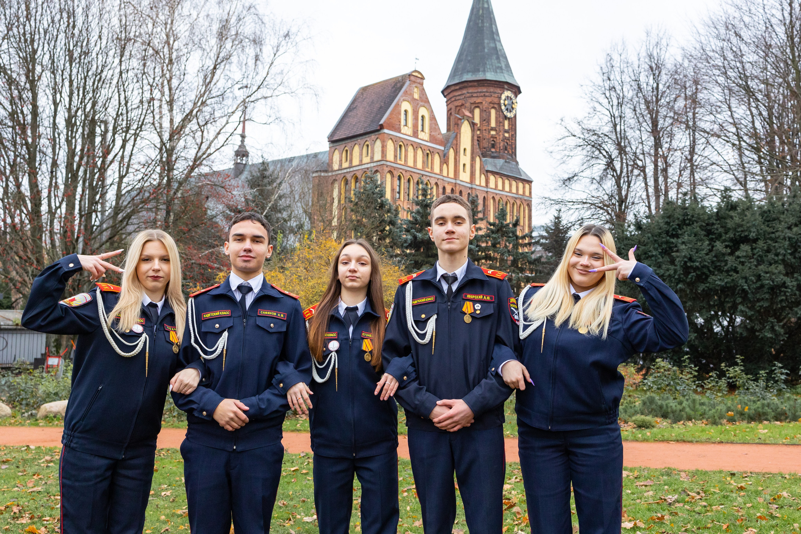 КАДЕТСКИЕ КЛАССЫ. LiveBook39 — студия выпускных альбомов Светланы Микишаниной в Калининграде