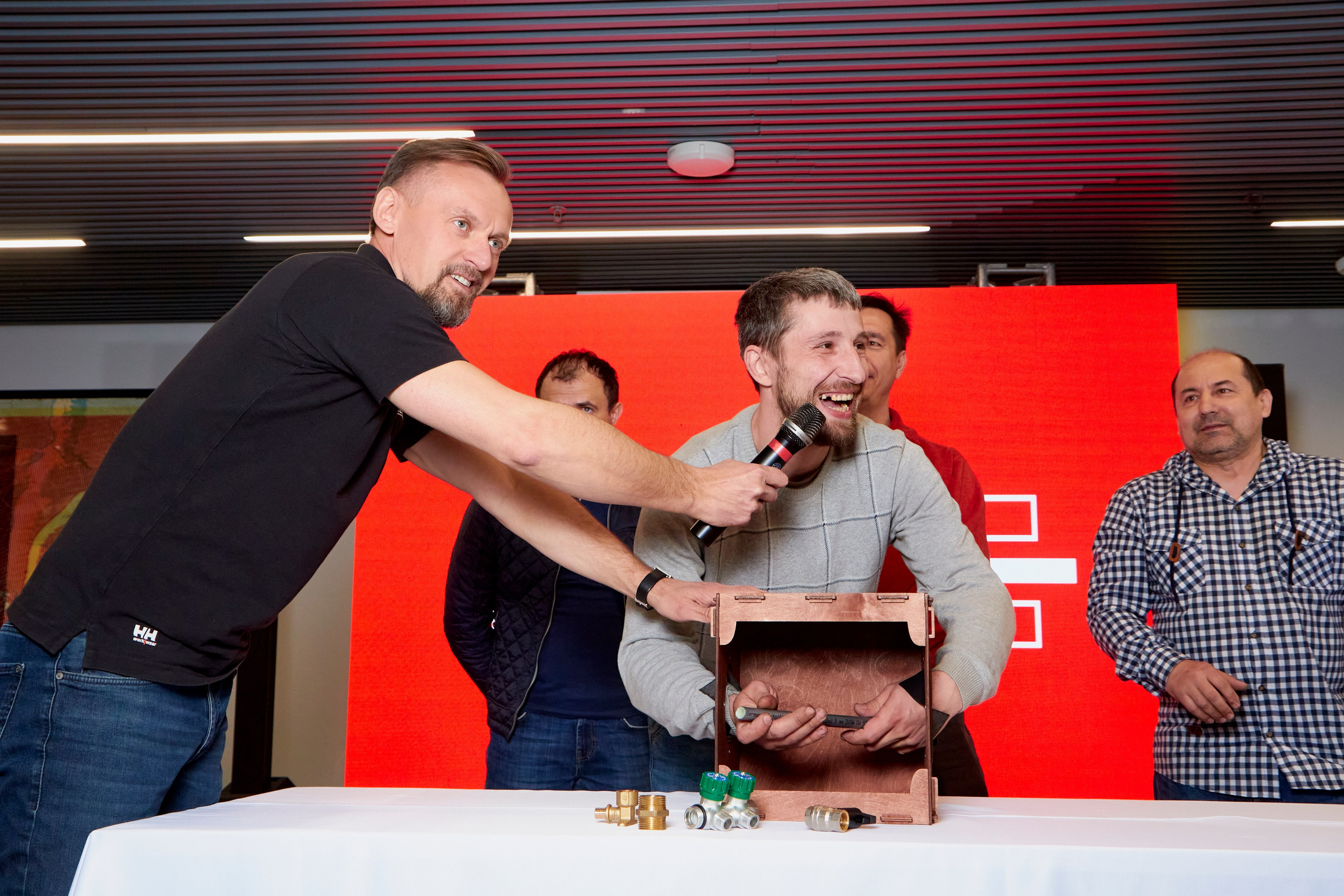 Мастер Ватт, конференция Екатеринбург 2023. Предметный и репортажный фотограф Алексей Кротов