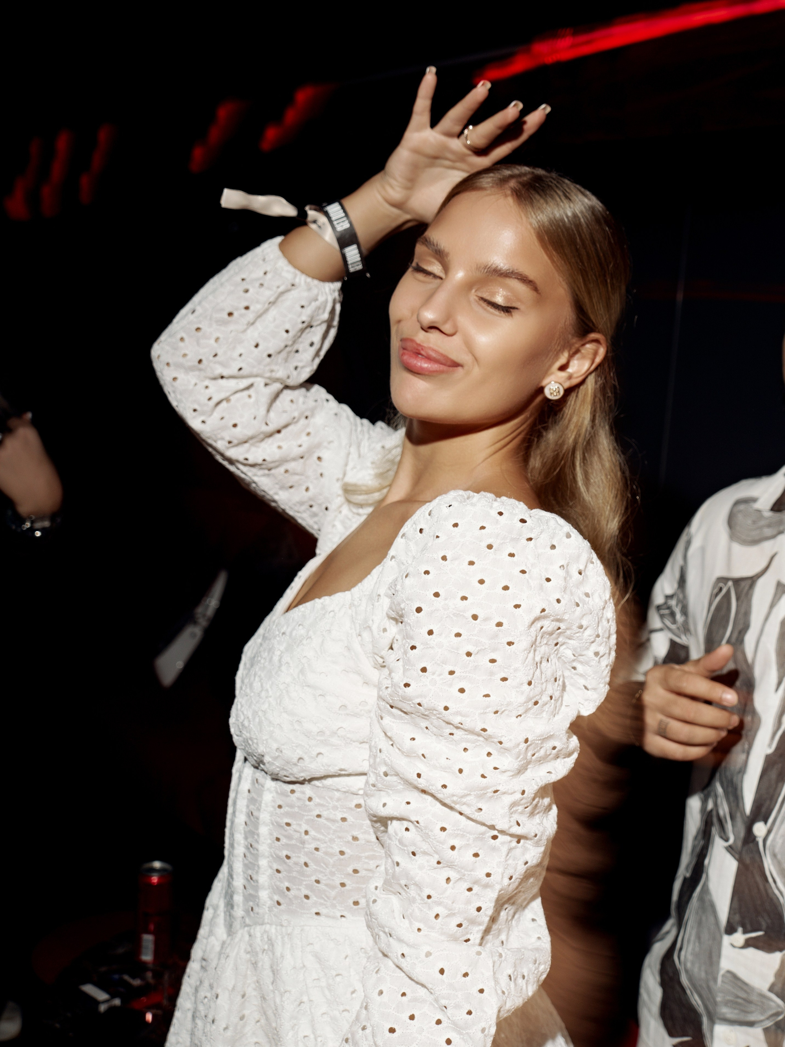 CLUB. NOIZOMAX Художественный фотограф в Дубай