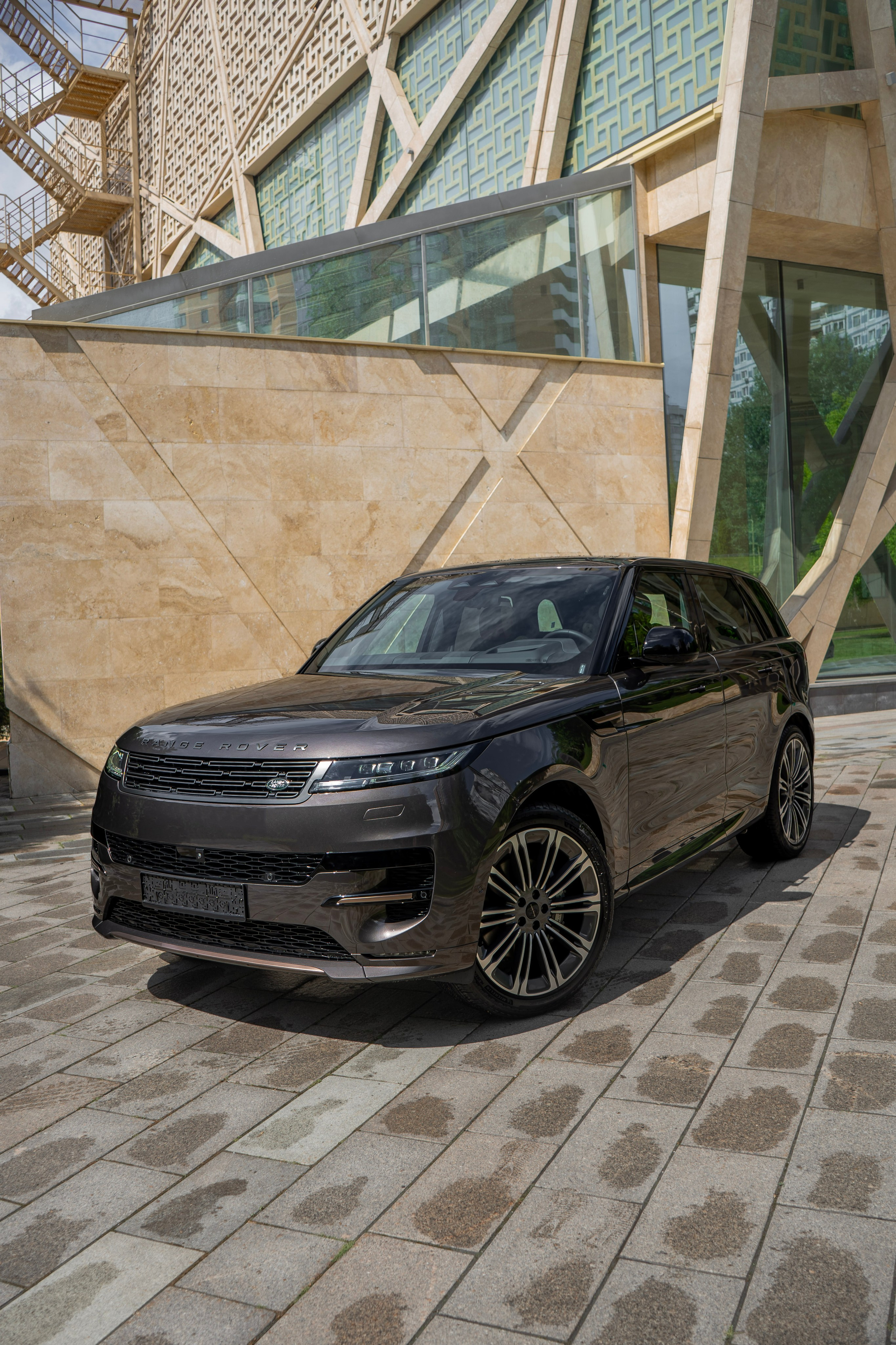 Range Rover Sport 2026. Автомобильный фотограф Ногинск Денис Городок