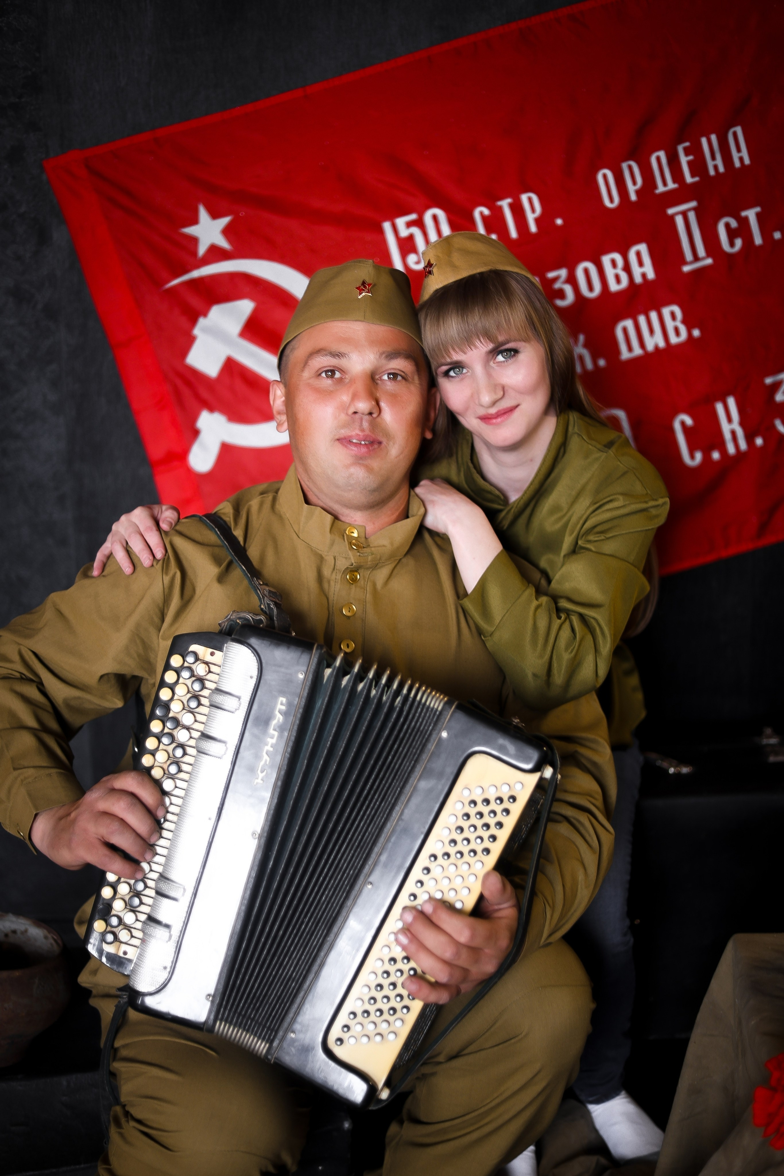 Семейные фотосессии студийные; новогодние, тематические, домашние и тд. Выпускные альбомы для школ и Детских садов в Барнауле /Выпускные/Свадебные/Детские/Семейные и др. виды съёмок /Фотограф Вера Валейко