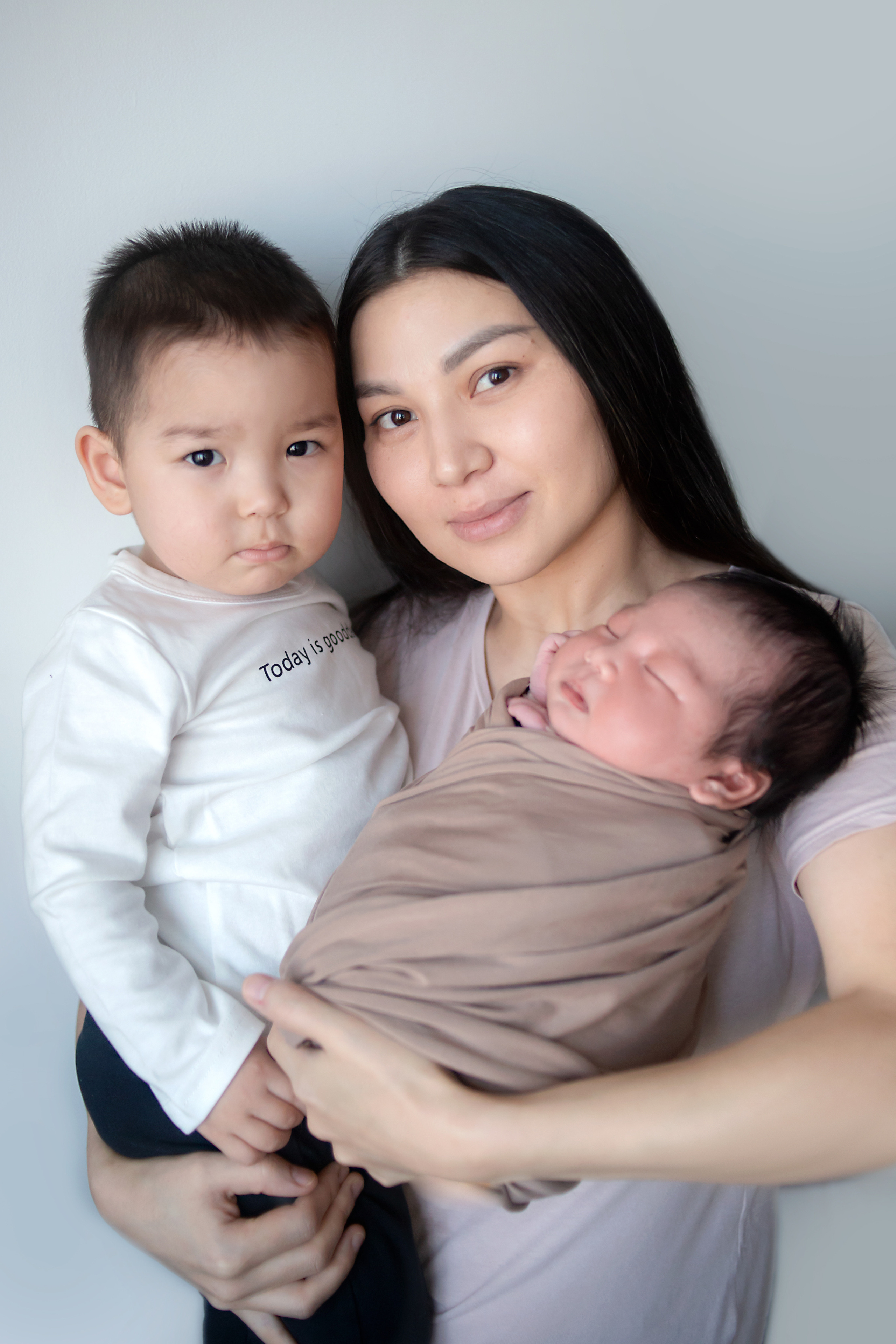 Фото с родителями. Мила Посвит Фотограф новорожденных в Тобольске