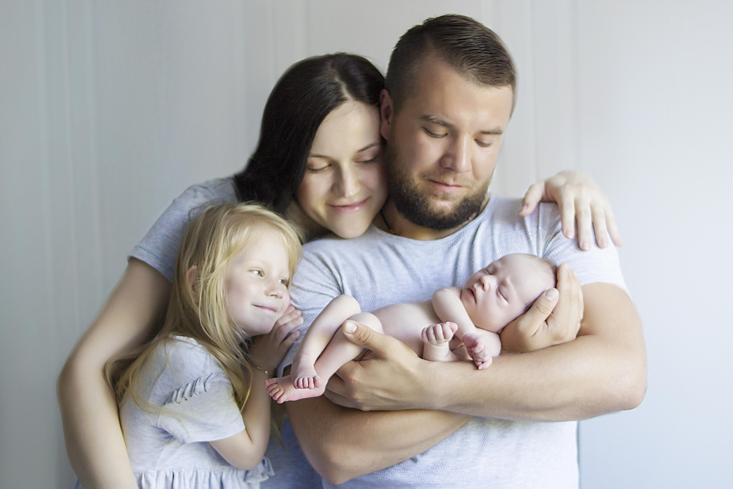 Фото с родителями. Мила Посвит Фотограф новорожденных в Тобольске