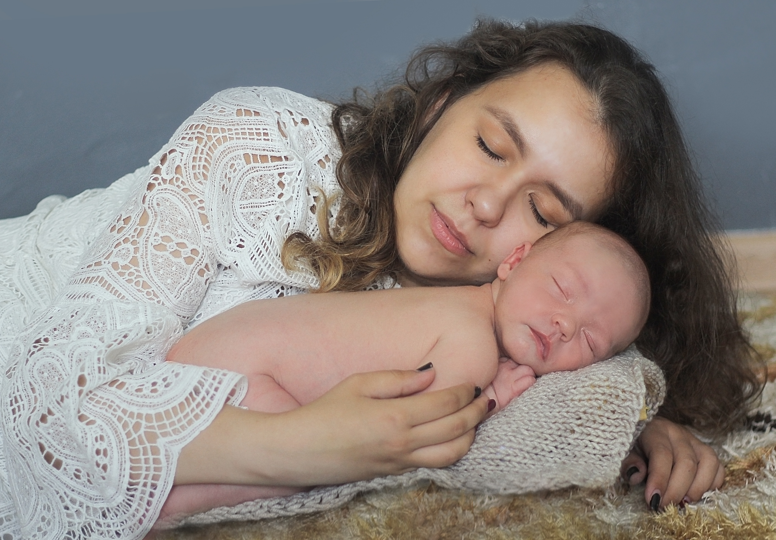 Фото с родителями. Мила Посвит Фотограф новорожденных в Тобольске