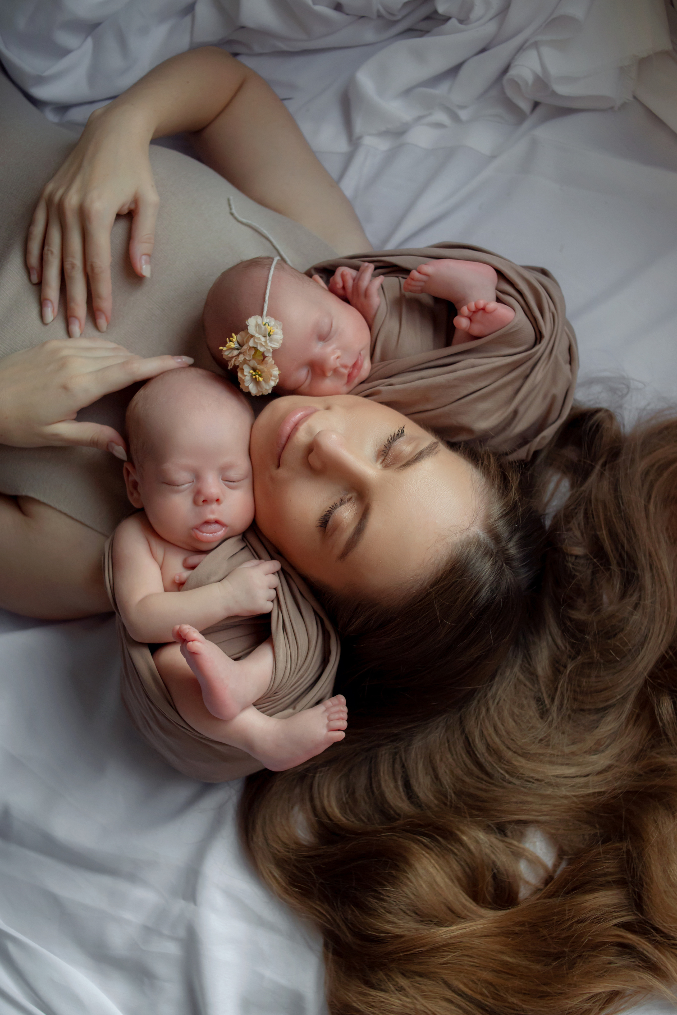 Фото с родителями. Мила Посвит Фотограф новорожденных в Тобольске