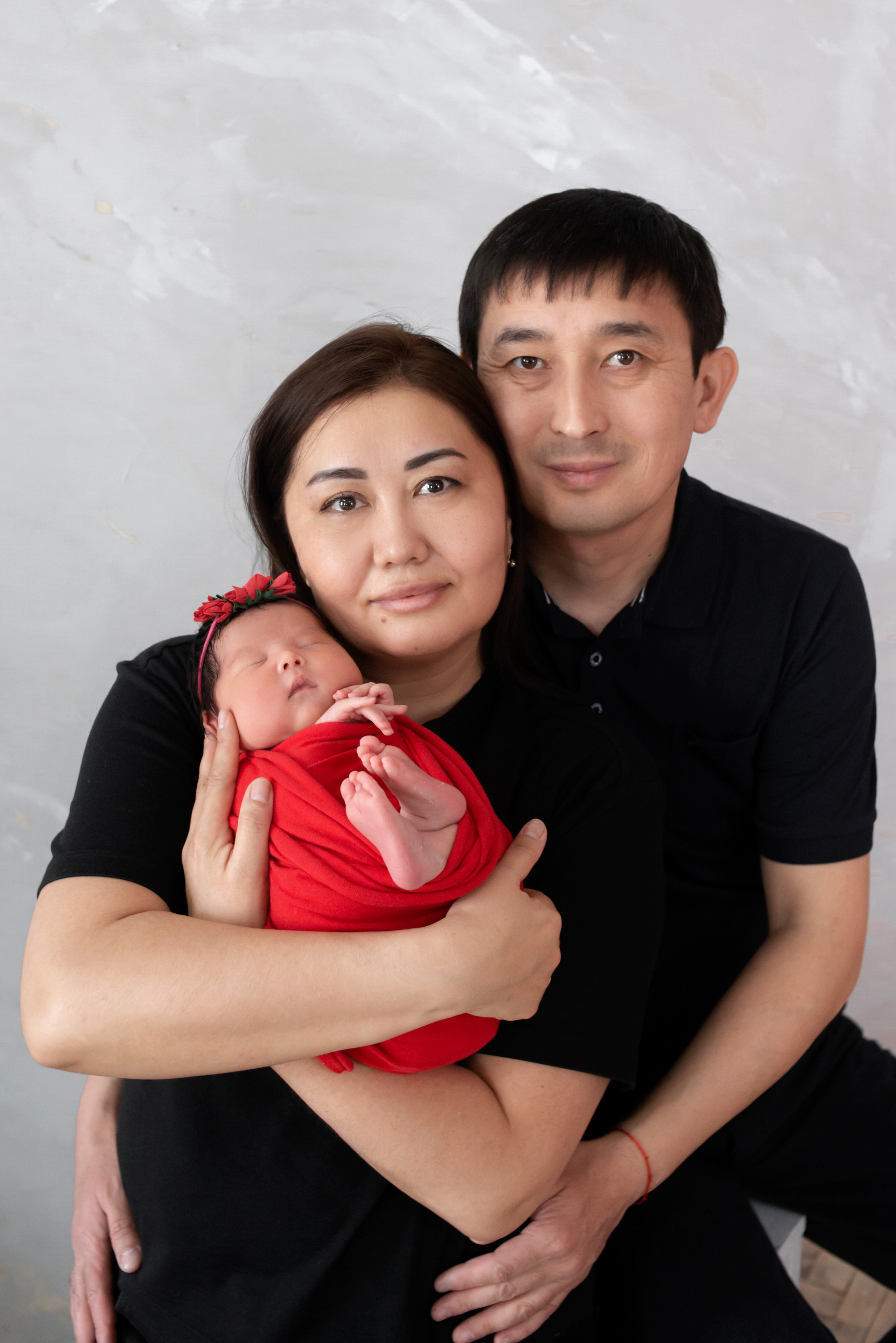 Фото с родителями. Мила Посвит Фотограф новорожденных в Тобольске