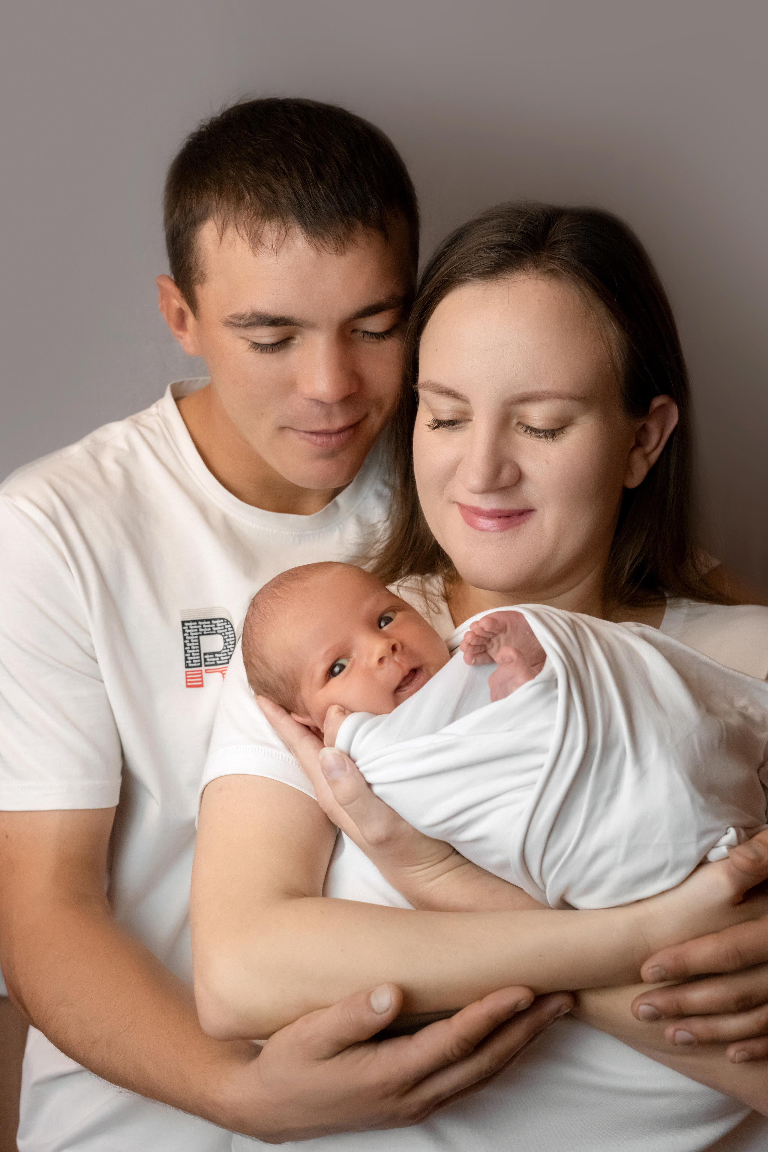 Фото с родителями. Мила Посвит Фотограф новорожденных в Тобольске