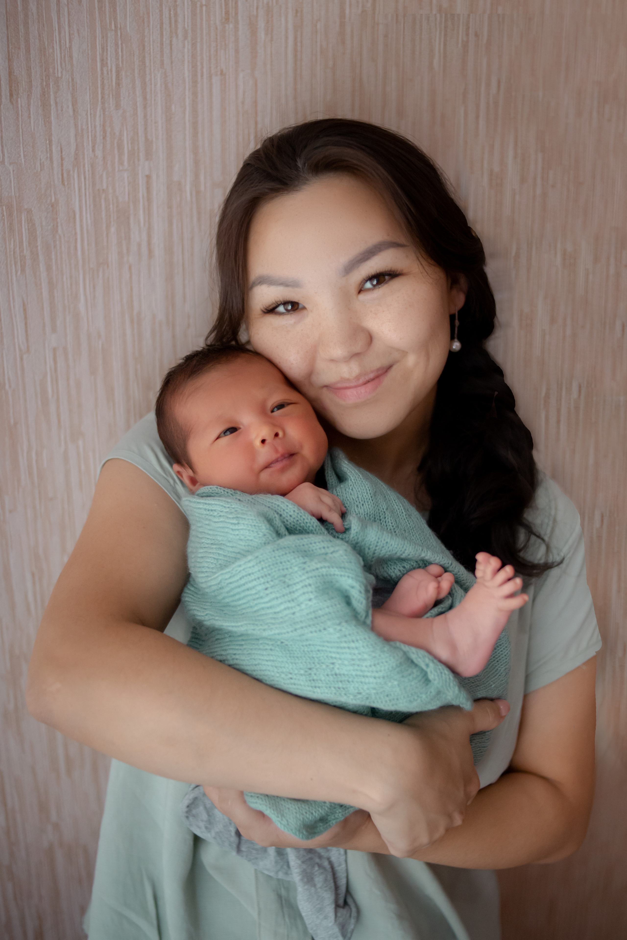 Фото с родителями. Мила Посвит Фотограф новорожденных в Тобольске