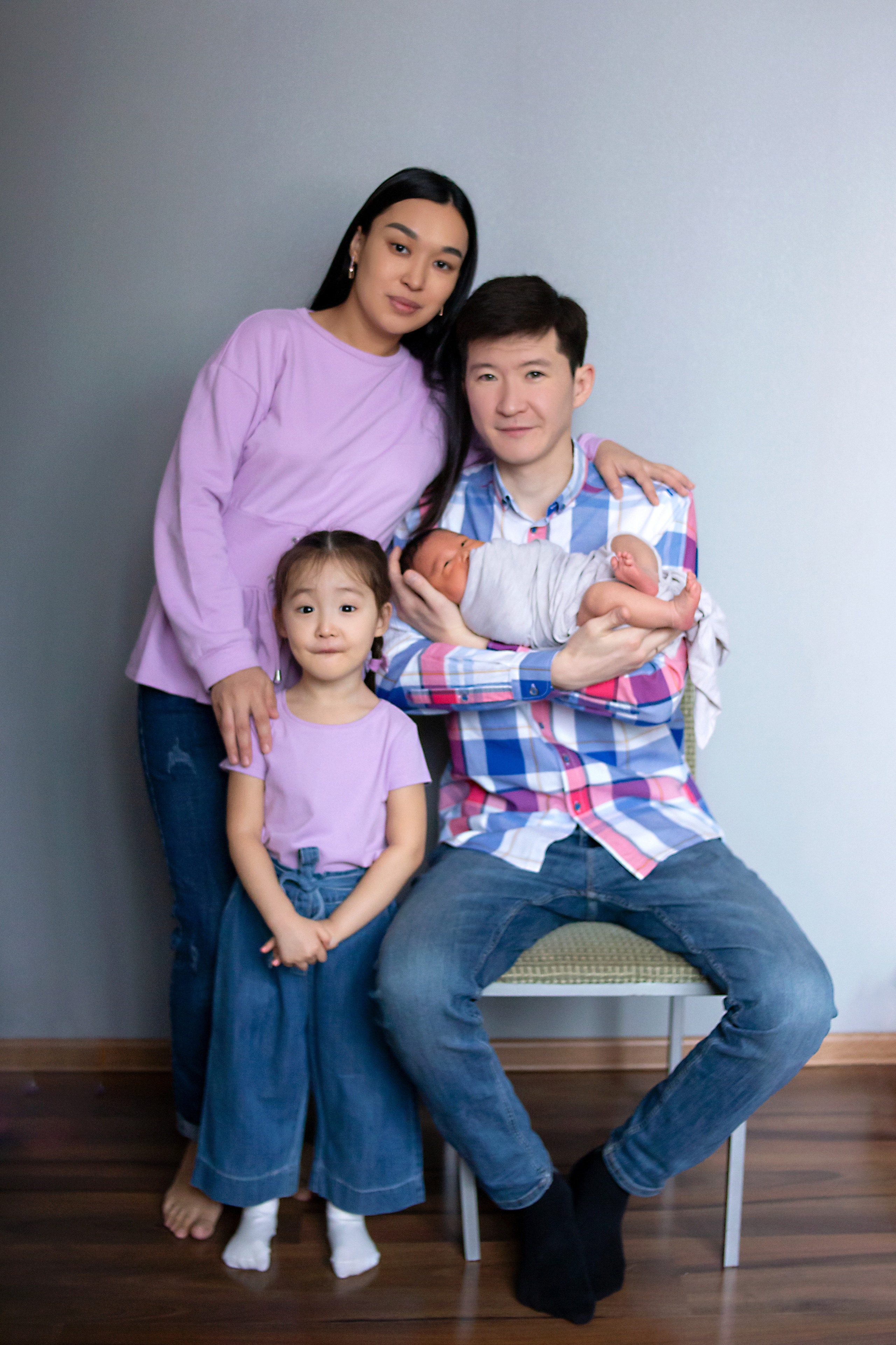 Фото с родителями. Мила Посвит Фотограф новорожденных в Тобольске