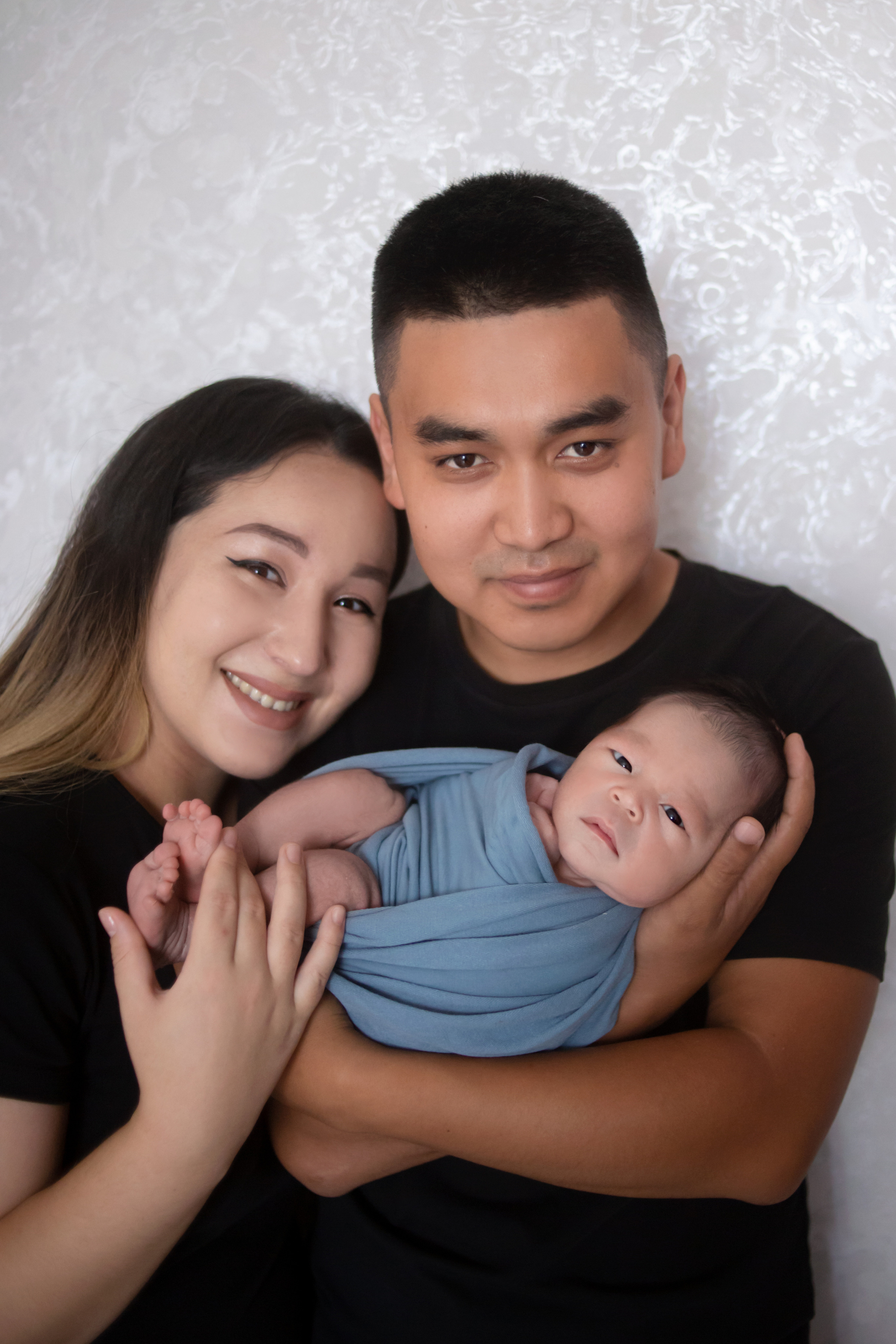 Фото с родителями. Мила Посвит Фотограф новорожденных в Тобольске