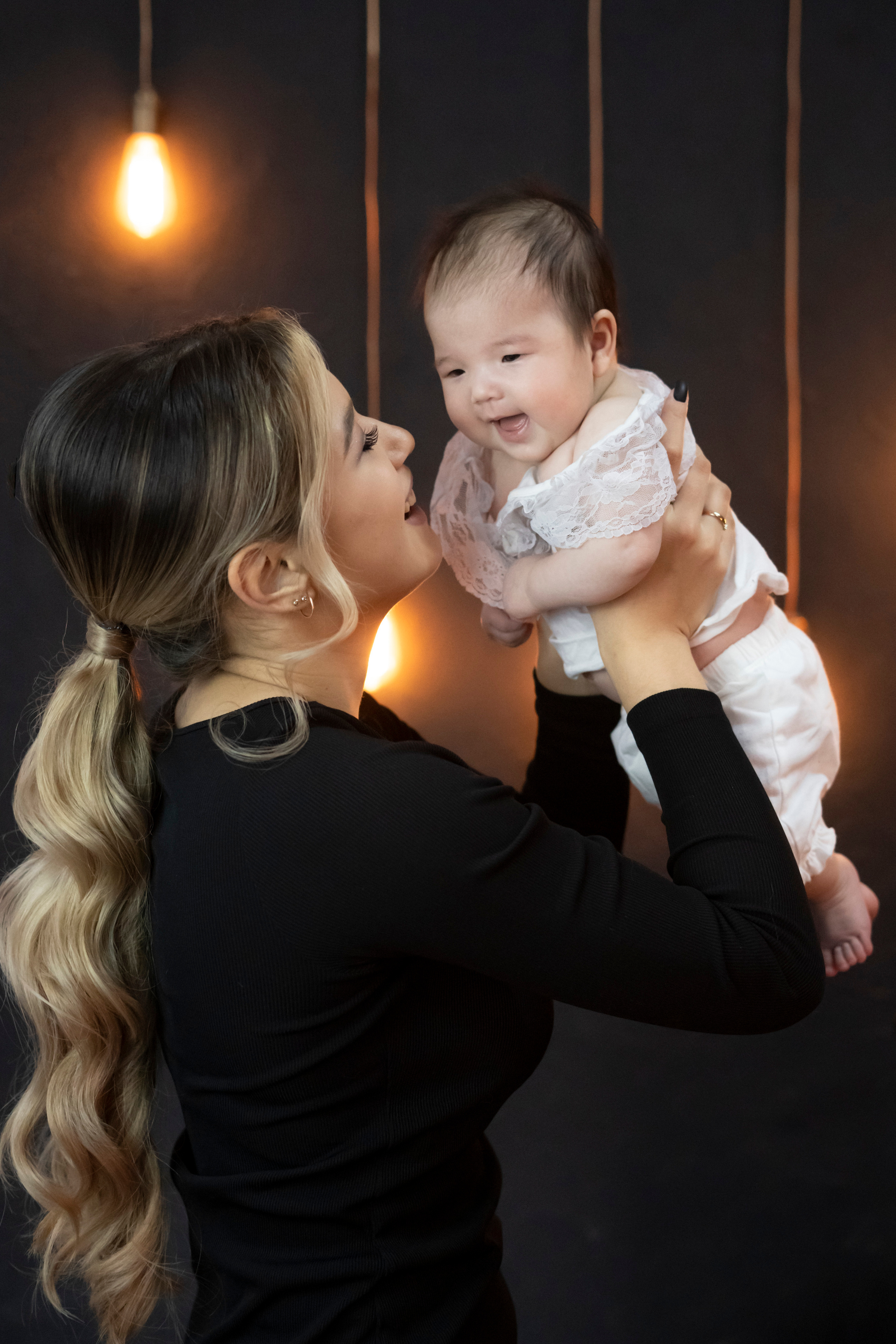 Фото с родителями. Мила Посвит Фотограф новорожденных в Тобольске