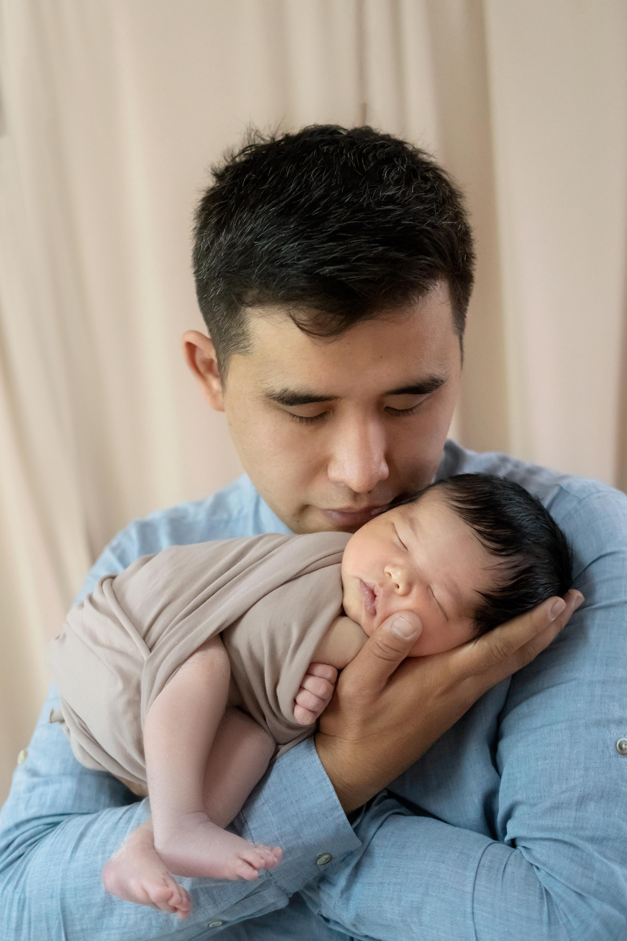 Фото с родителями. Мила Посвит Фотограф новорожденных в Тобольске