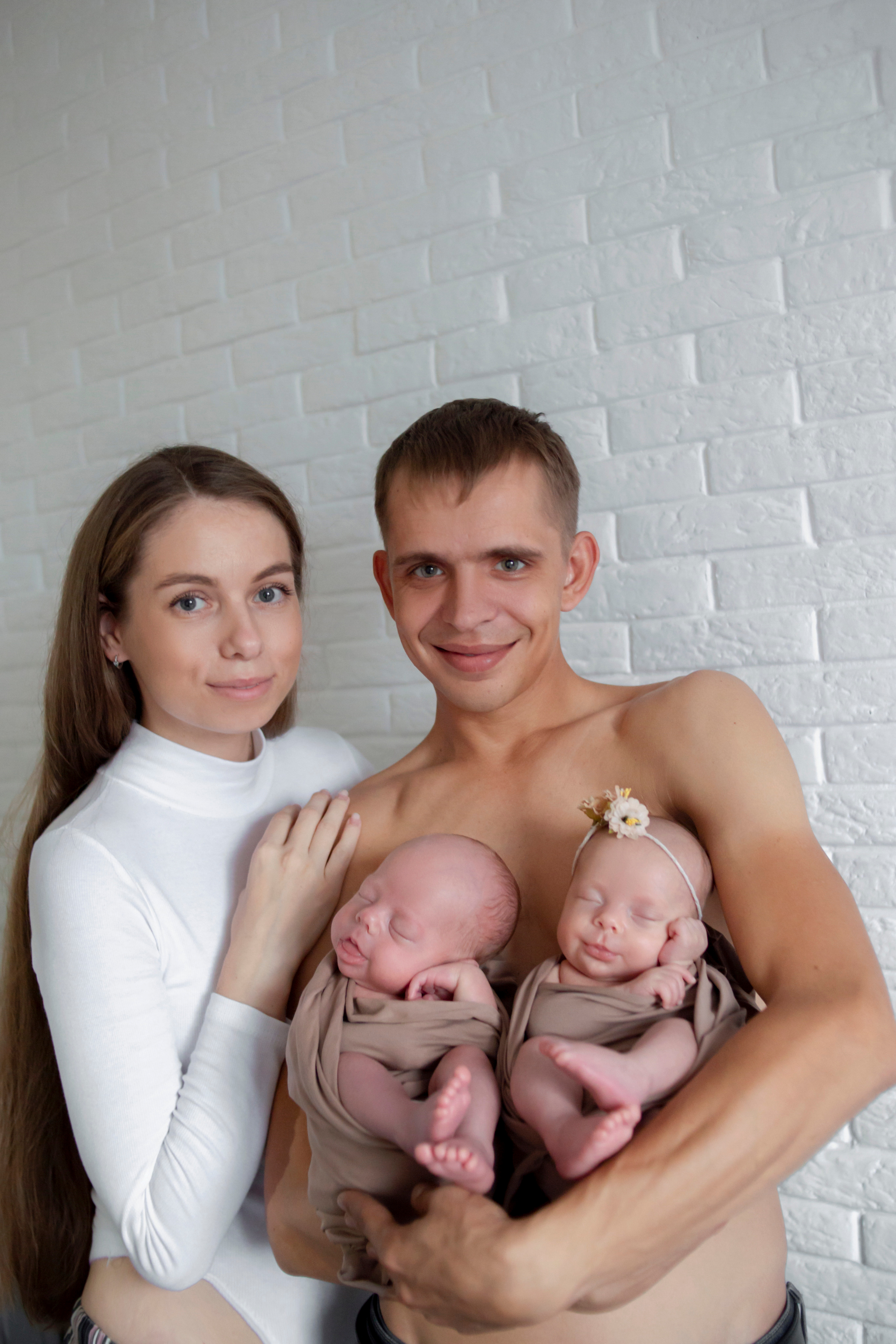 Фото с родителями. Мила Посвит Фотограф новорожденных в Тобольске