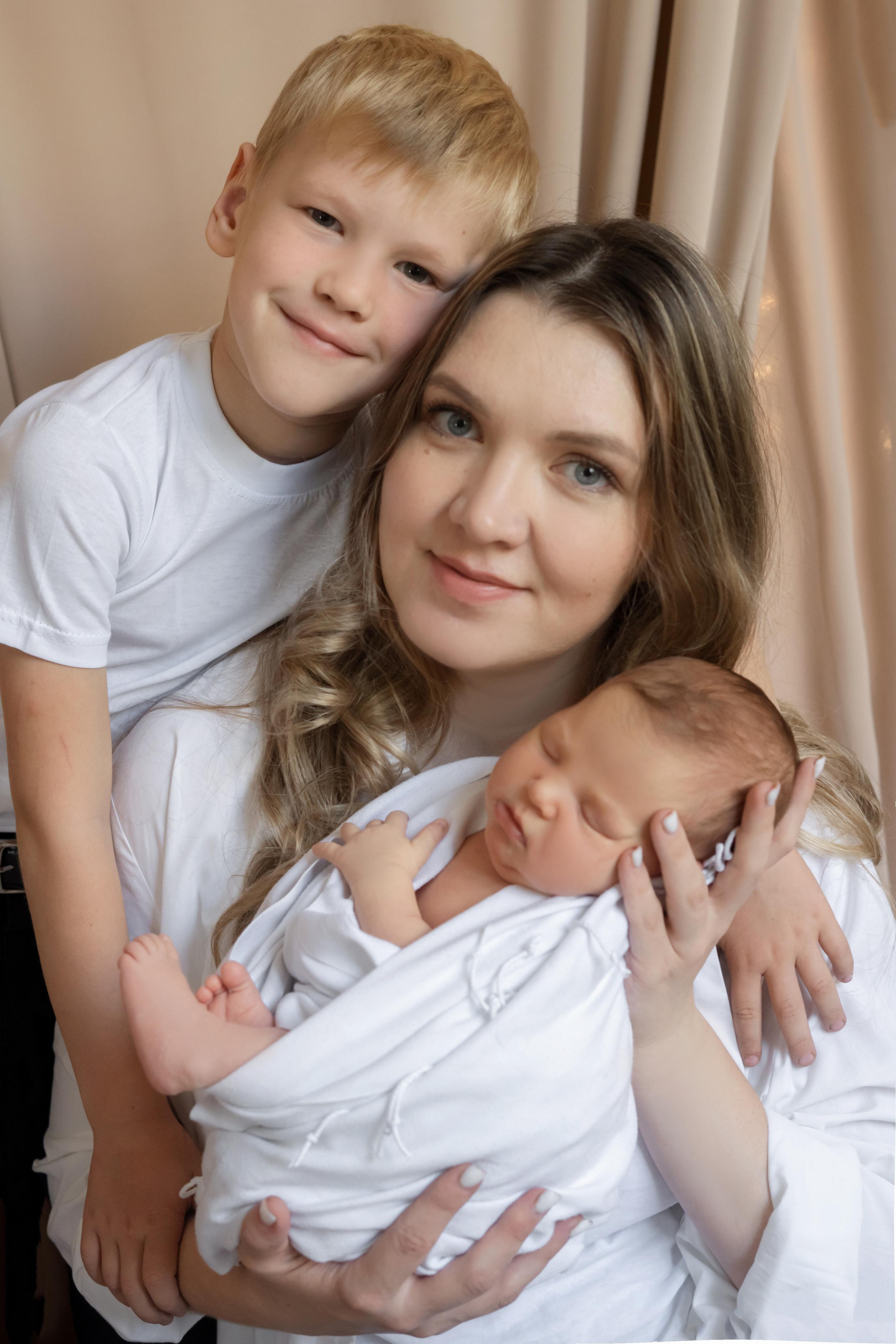 Фото с родителями. Мила Посвит Фотограф новорожденных в Тобольске