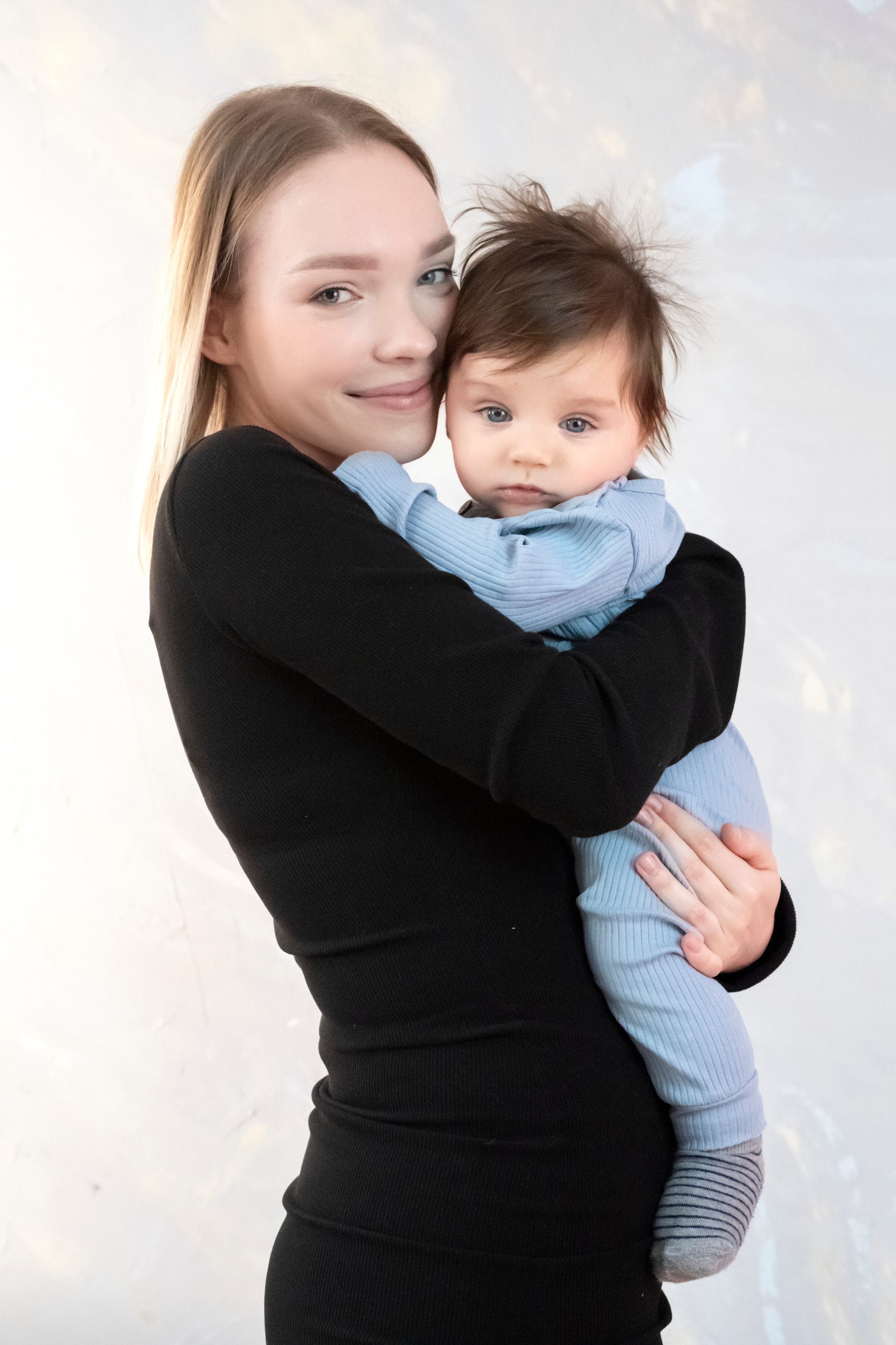 Фото с родителями. Мила Посвит Фотограф новорожденных в Тобольске