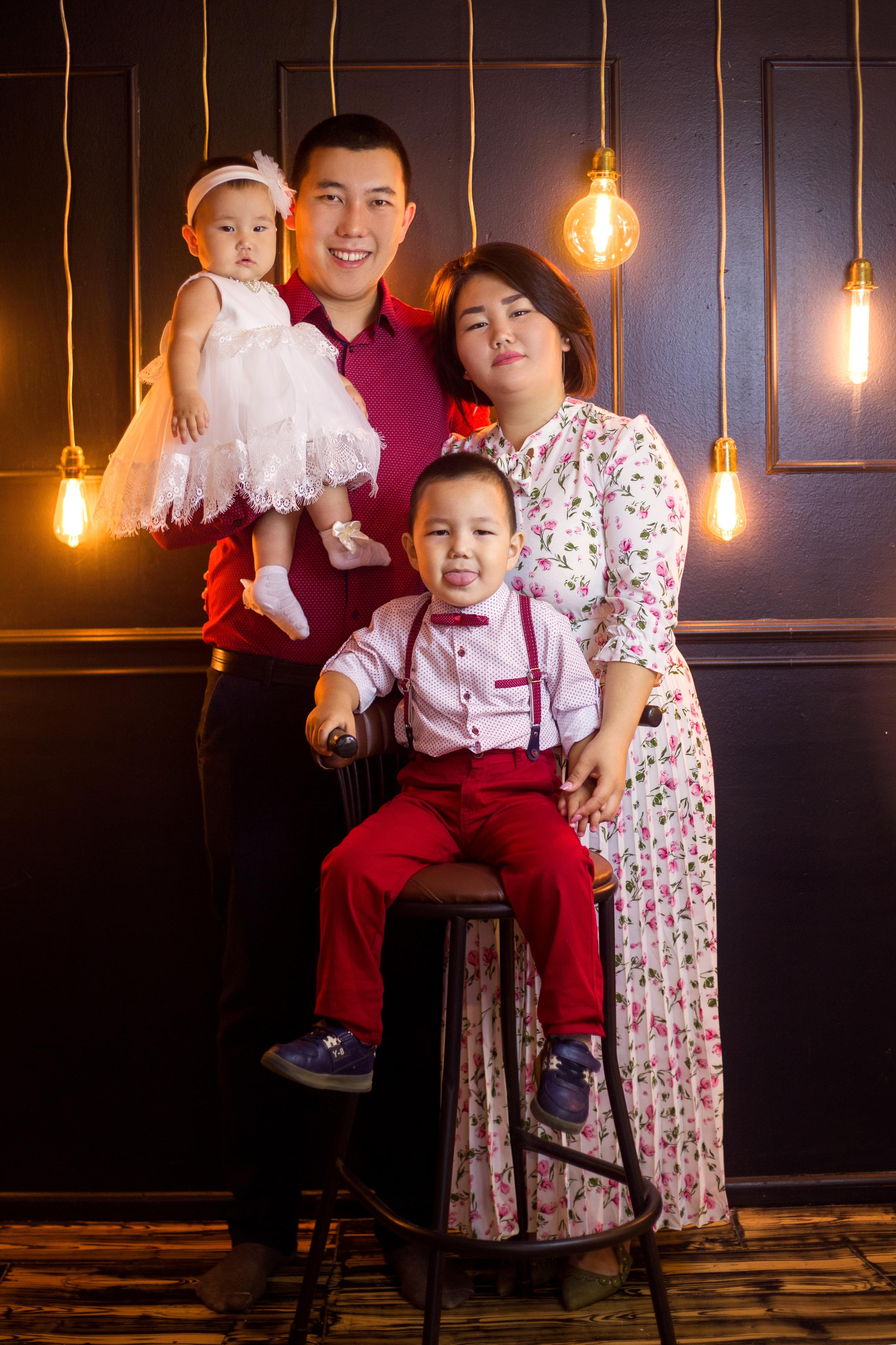 Семейная съемка. Мила Посвит Фотограф новорожденных в Тобольске