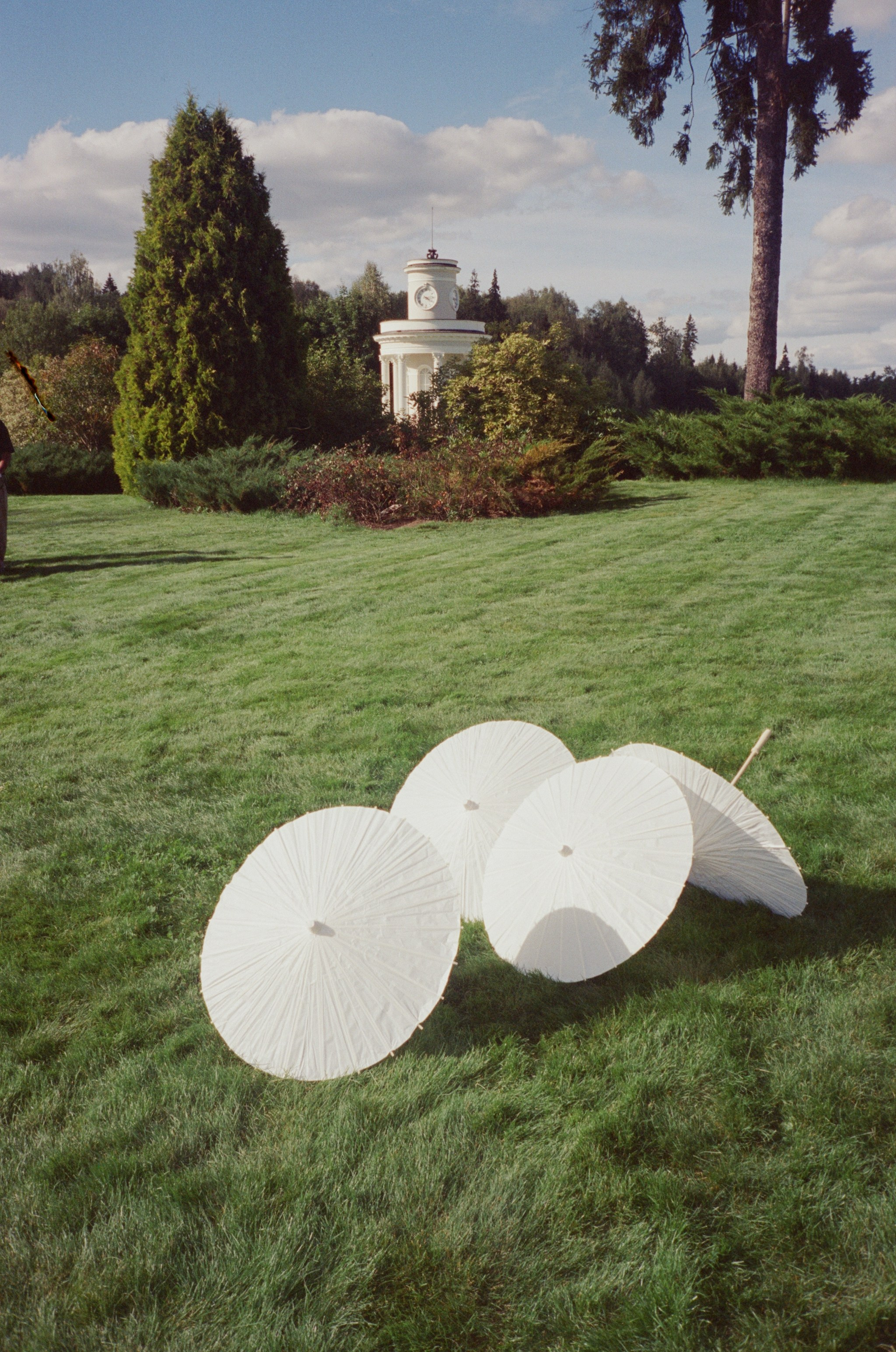 Фотограф на фотосъемку на пленку в Москве. Пленочный фотограф в Москве