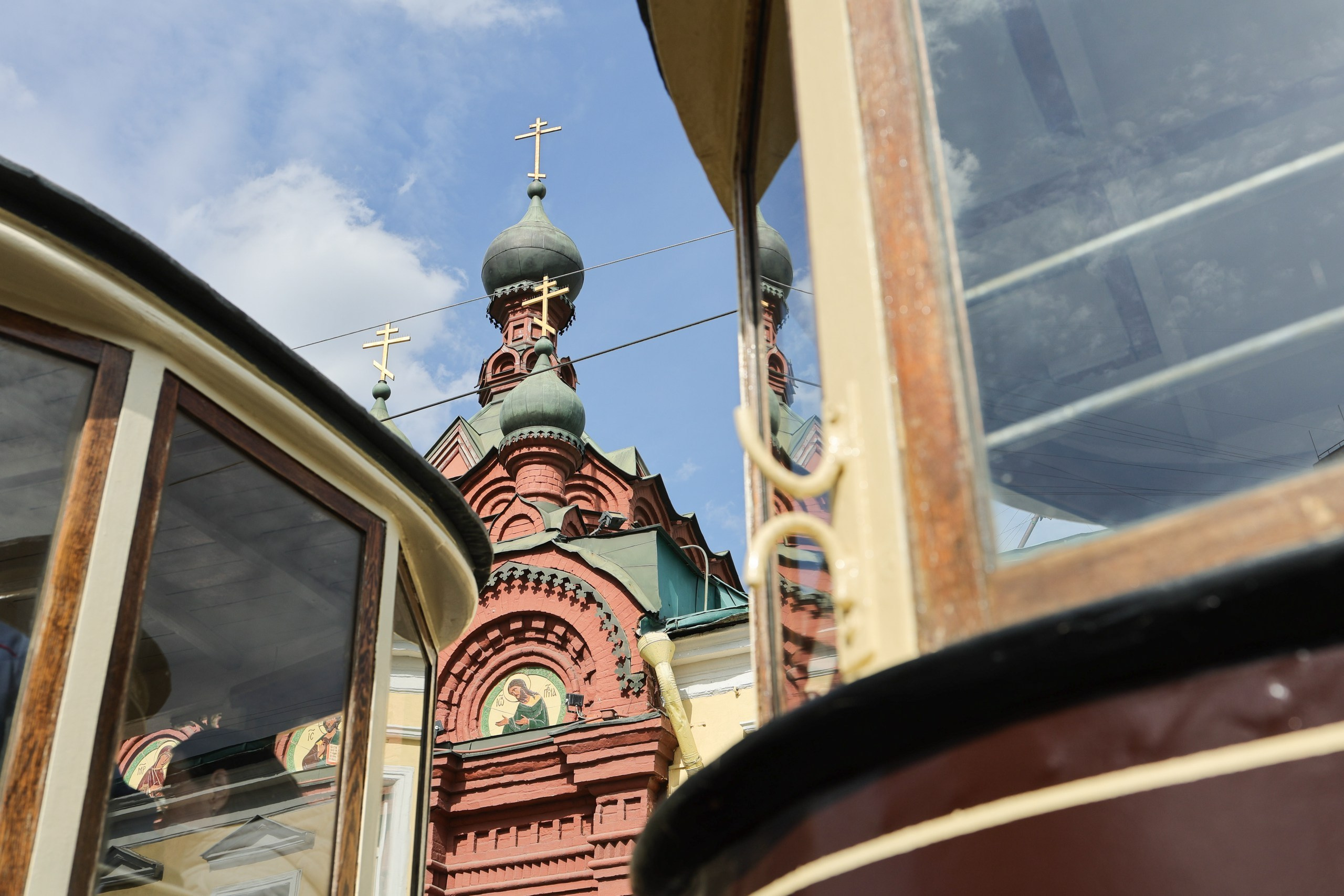 Парад трамваев. Репортажный, архитектурный, театральный и файн-арт фотограф Лена Мельникова в Москве