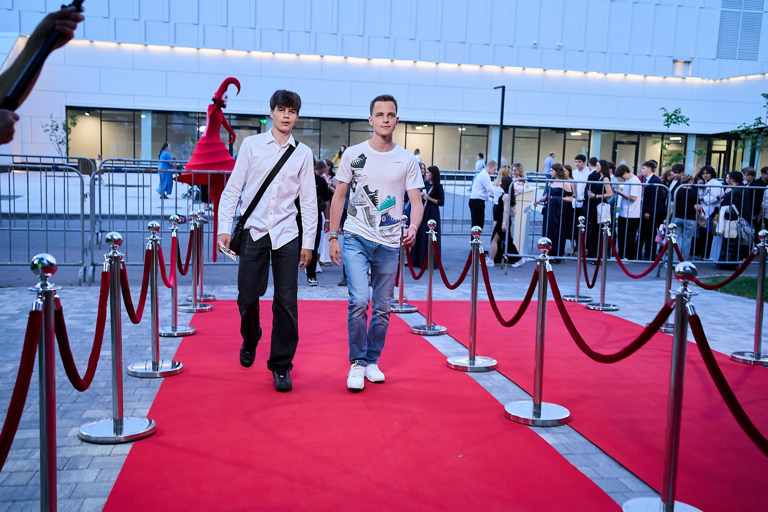 Выпускной 2024 концертный зал Академия ВТБ. Фотограф и Видеограф в Москве. Олег Корушев