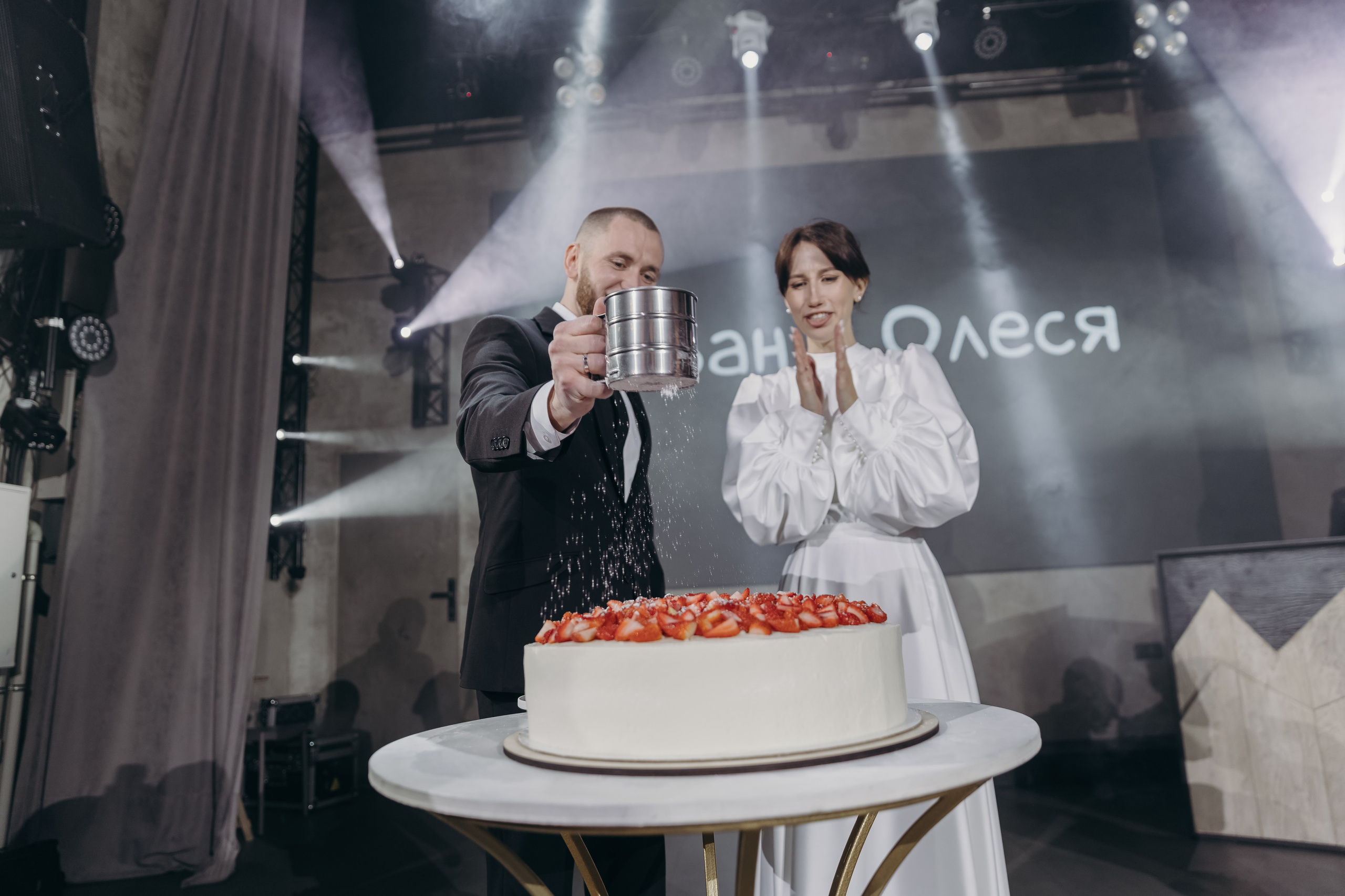 Свадьба для своих в Замке Шамони в Красноярске. Свадебный фотограф-видеограф в Красноярске Евгений Константинопольский