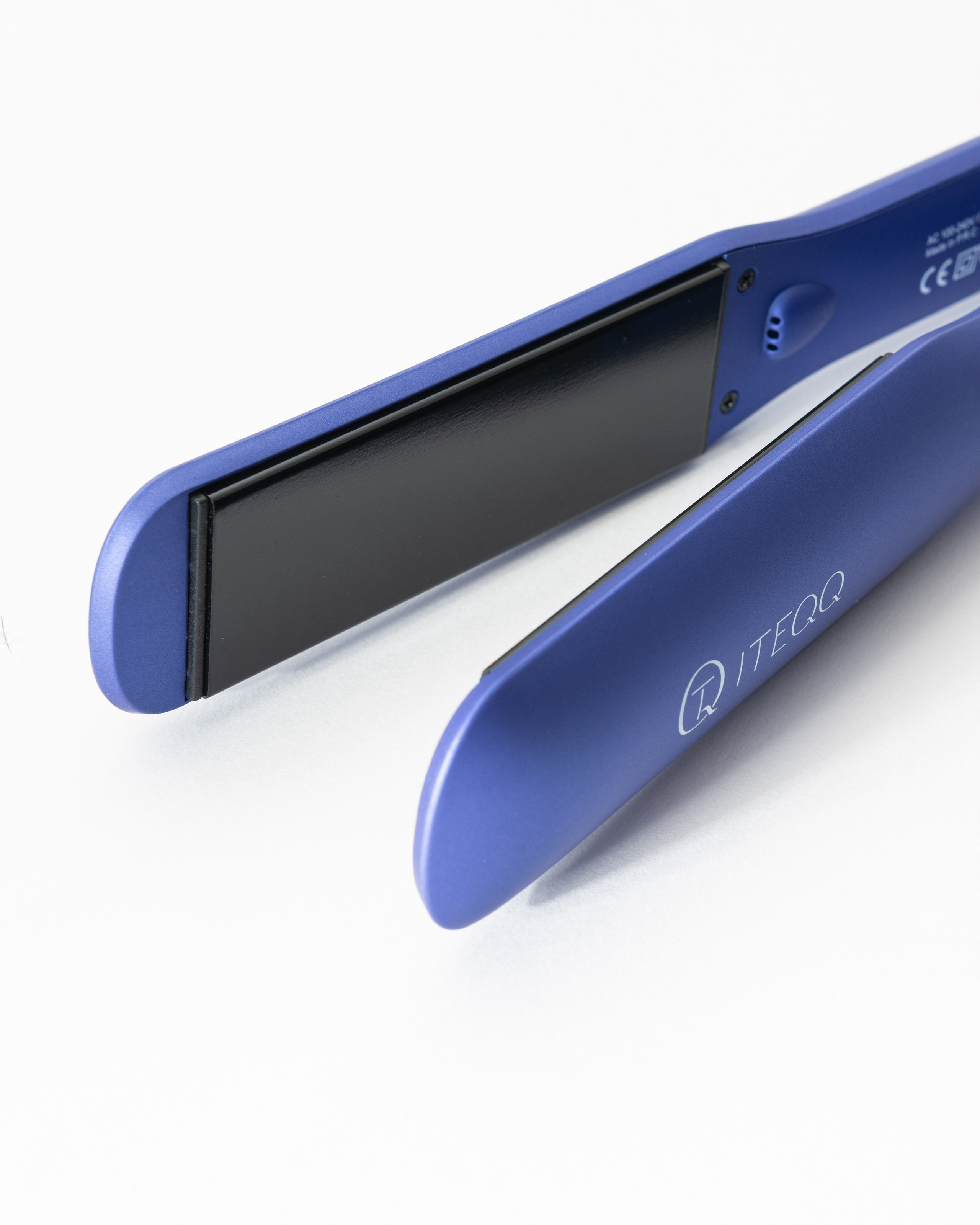 Каталог для ITEQQ. Коммерческий фотограф в Москве Билуши Василиса