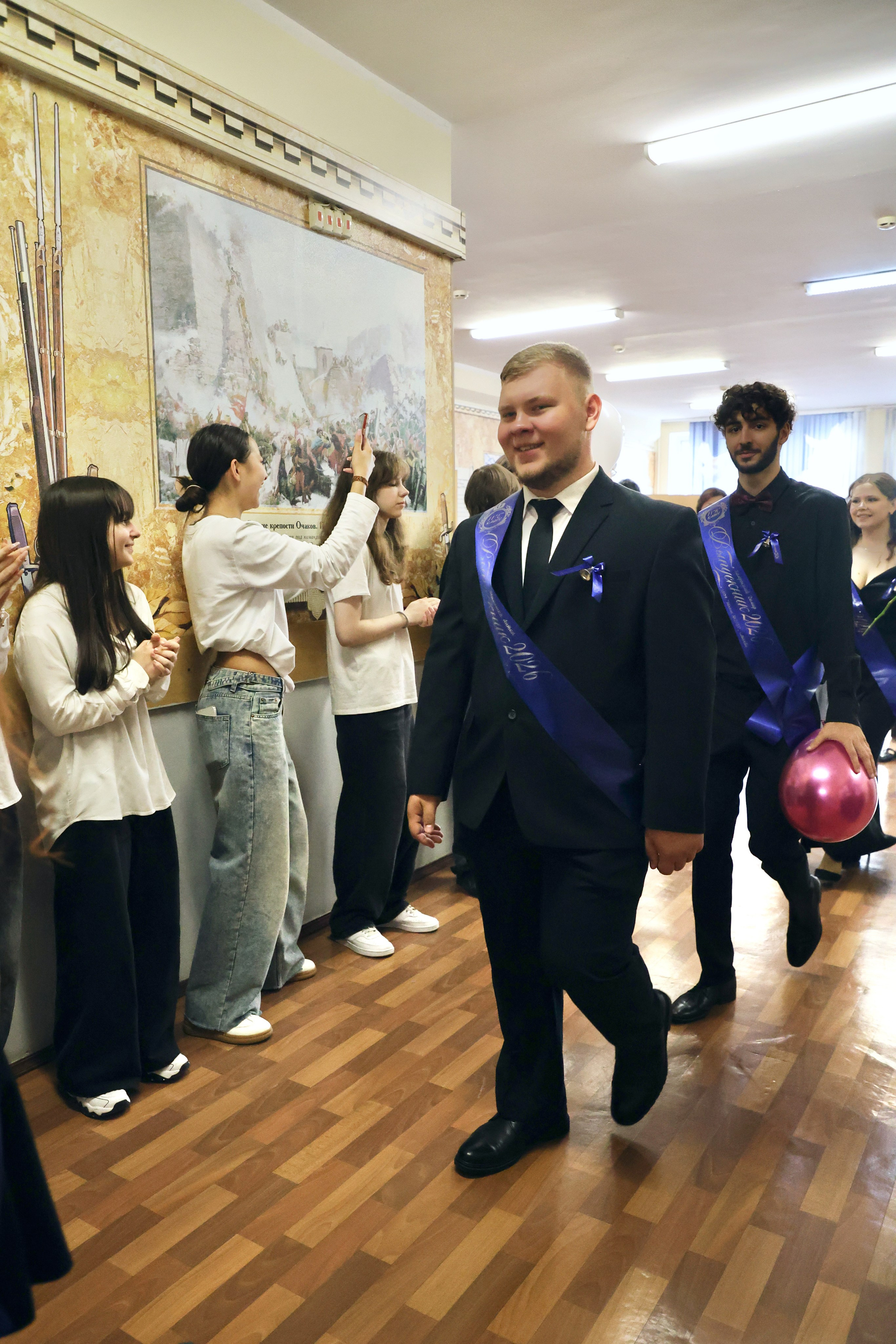Выпускной в жизнь. Школьные выпускные альбомы в Москве Марина Николаева