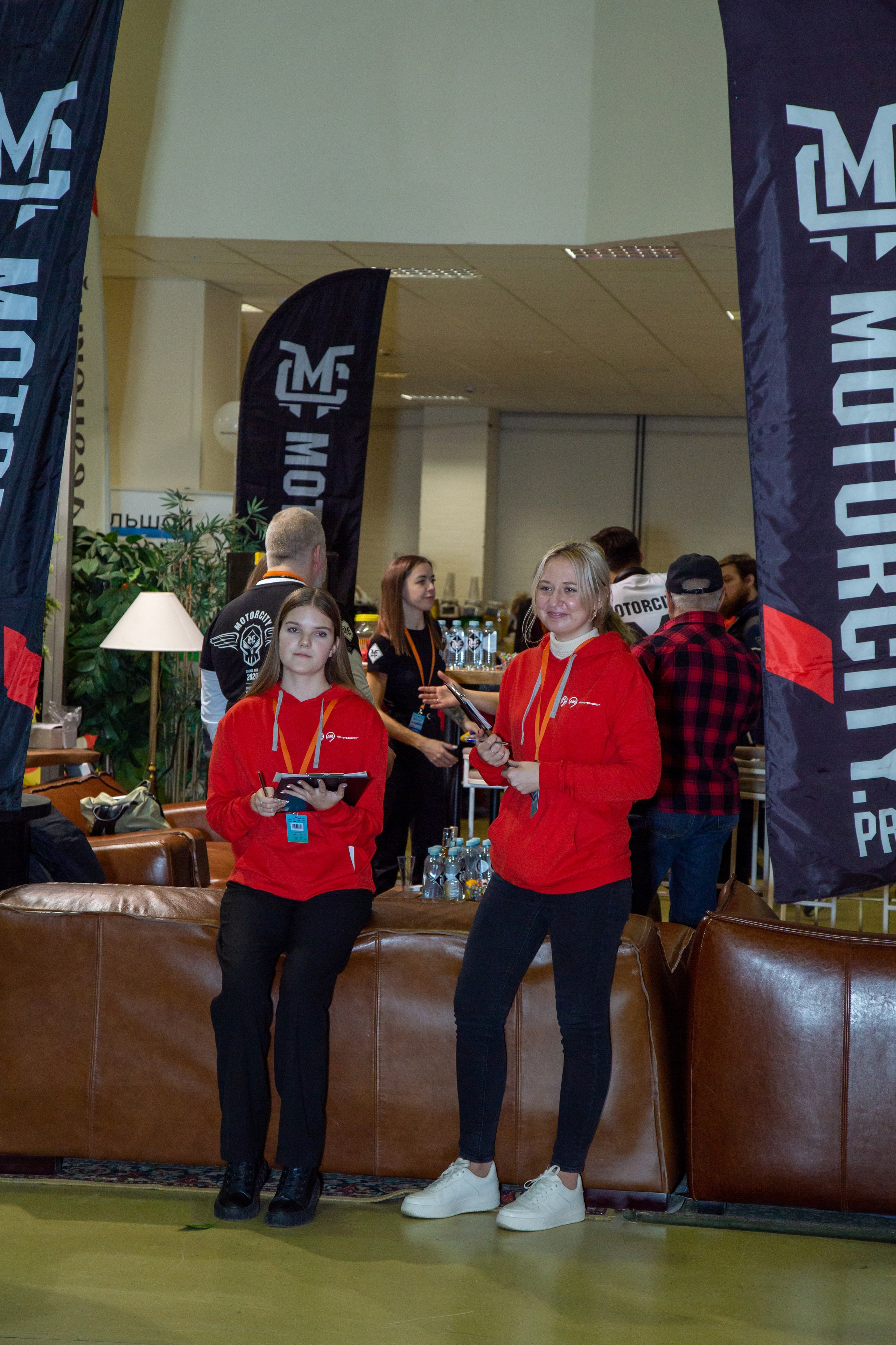 Фотопрогулка по выставке Поехали 2022. «Студия DRONAVT`s» — видеосъёмка и фотография г. Москва