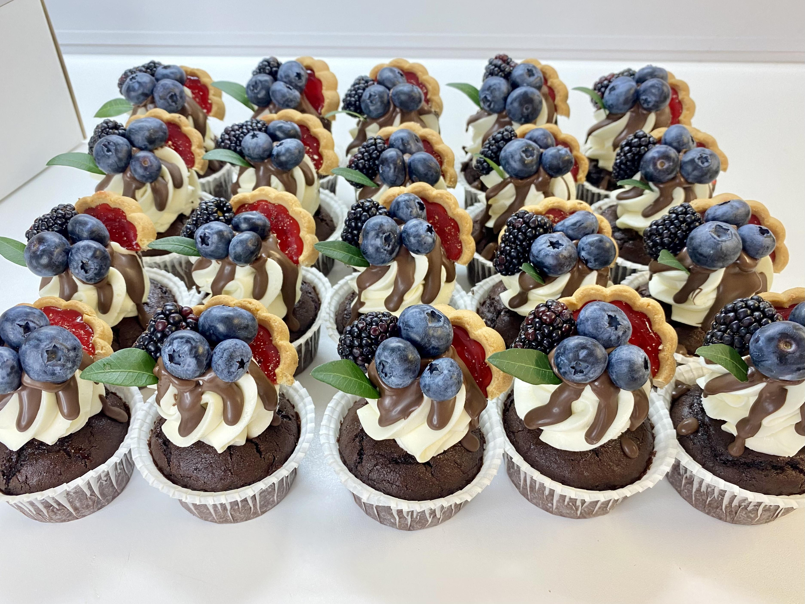 Капкейки фуршетные. Katyasugarsugar капкейки, зефир, торты Москва