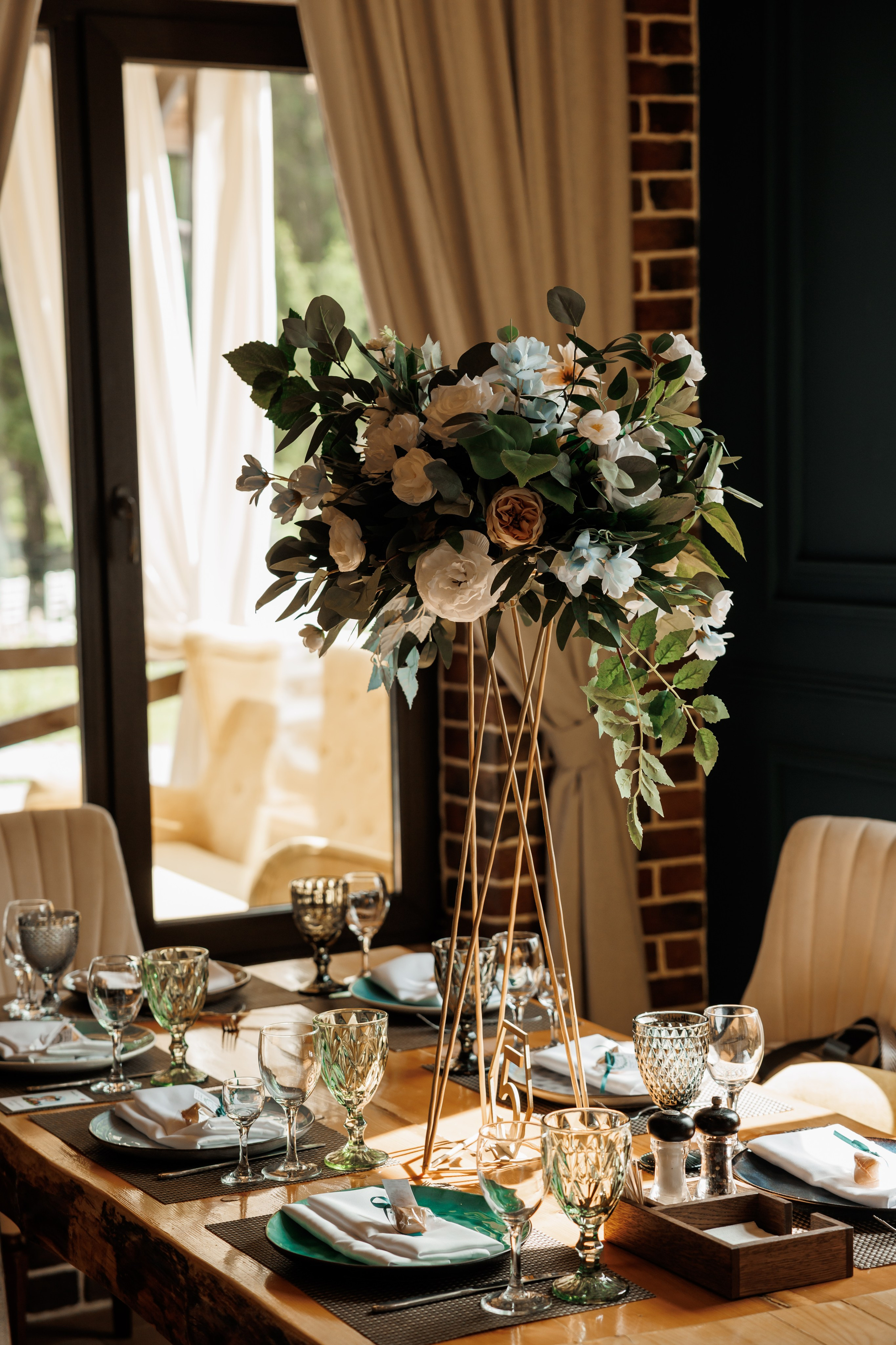 Полина и Дмитрий, загородный клуб «Барин», ЗАГС в г. Пушкино. Свадебный и репортажный фотограф (Москва, Королев и другие)