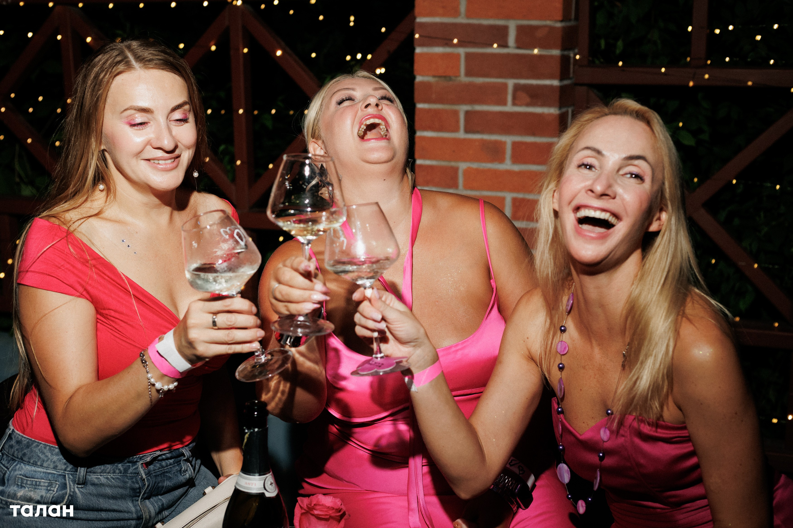 ВИНОТЕКА [бар+магаз] — BIRTHDAY PARTY. СВОИ. ФОТООТЧЕТЫ-СОБЫТИЯ-МЕСТА