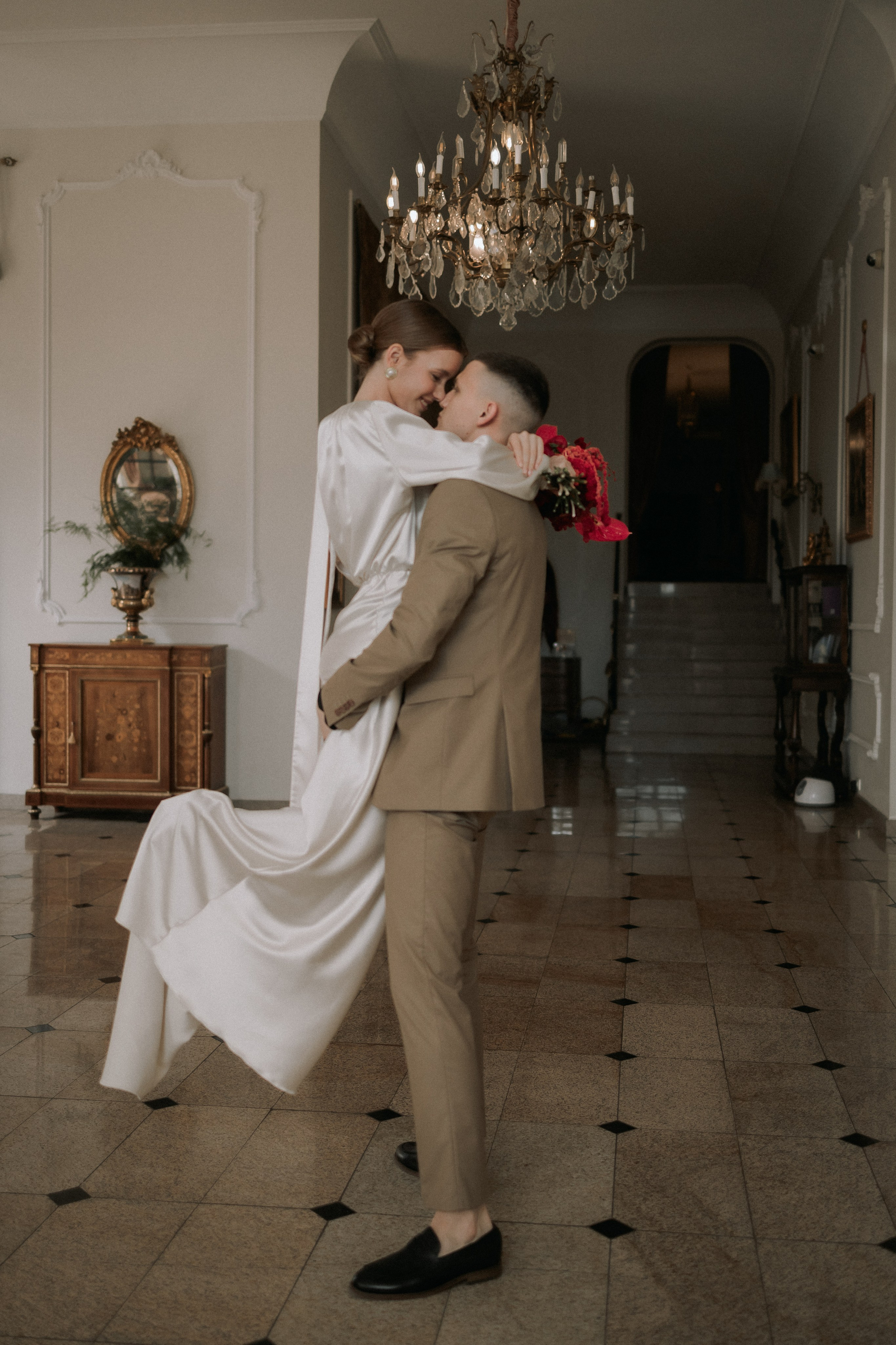 Свадебная прогулка Адель и Артём. Свадебная фотография. Арина Рубах