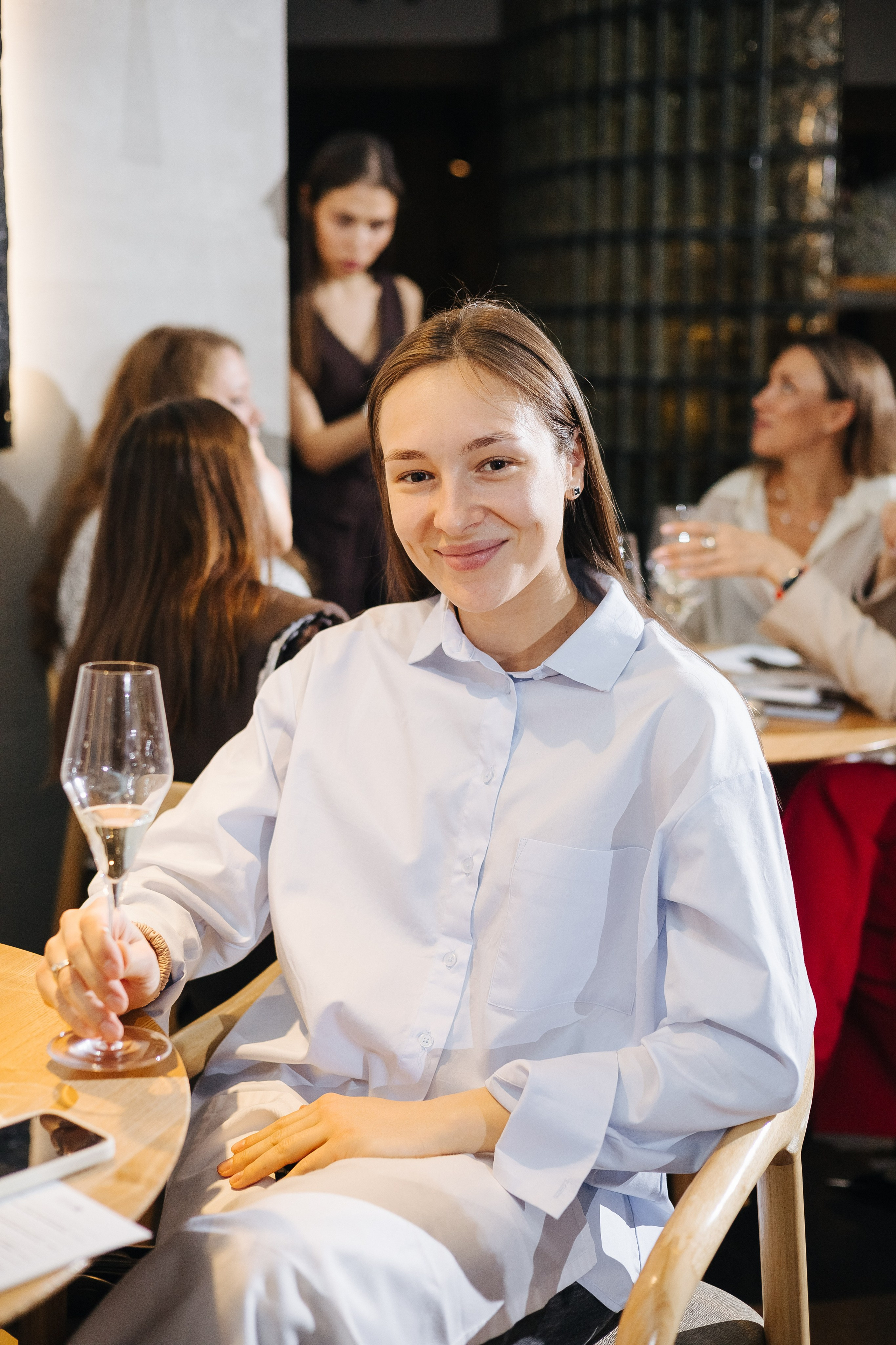 Презентация открытия магазина женской одежды GLVR в ресторане Fresco. Фотограф в Красноярске Надежда Воскресенская