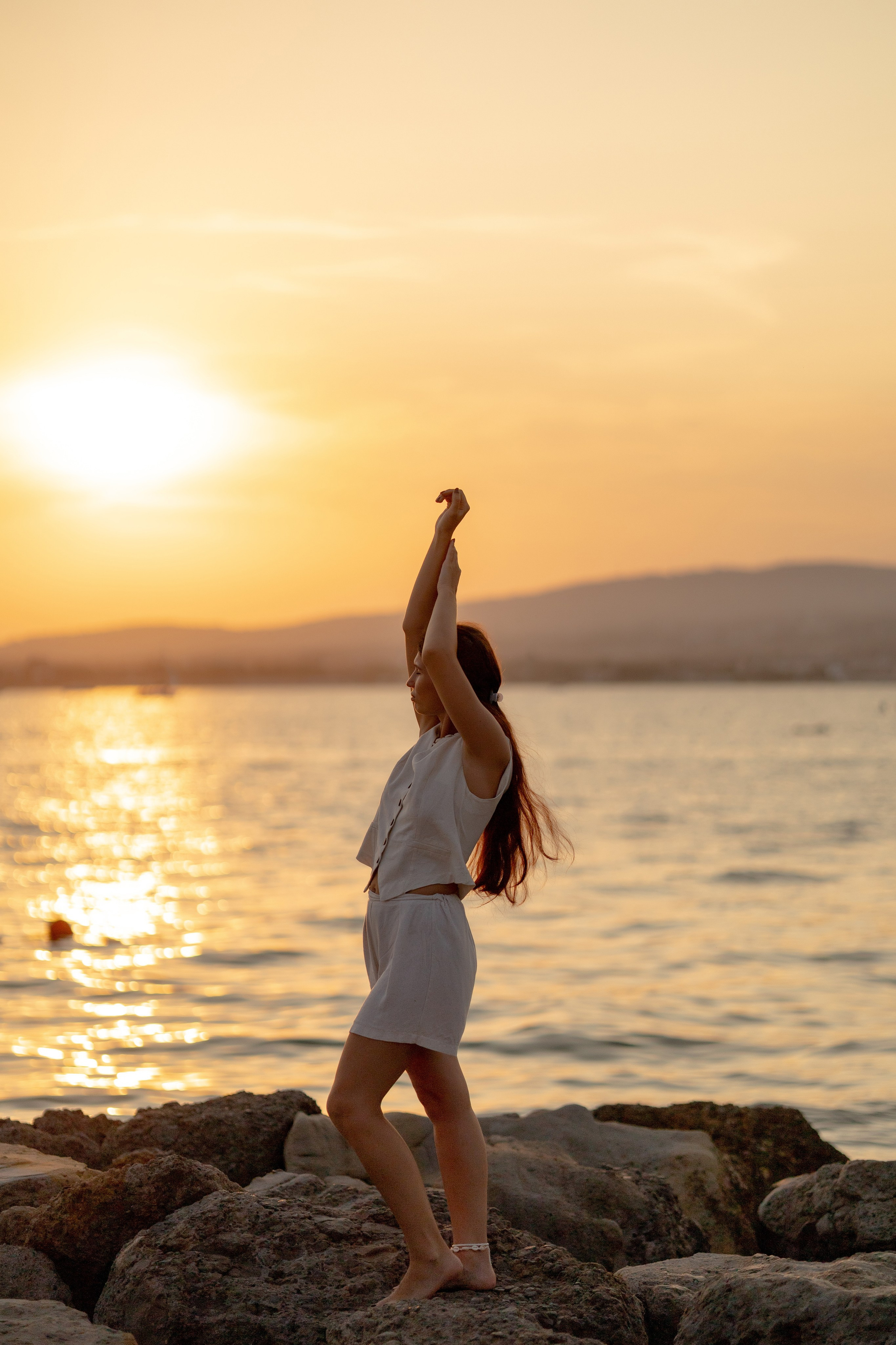 Закат на пляже Метрополь. Семейный и портретный фотограф в Геленджике Любовь Бодрова