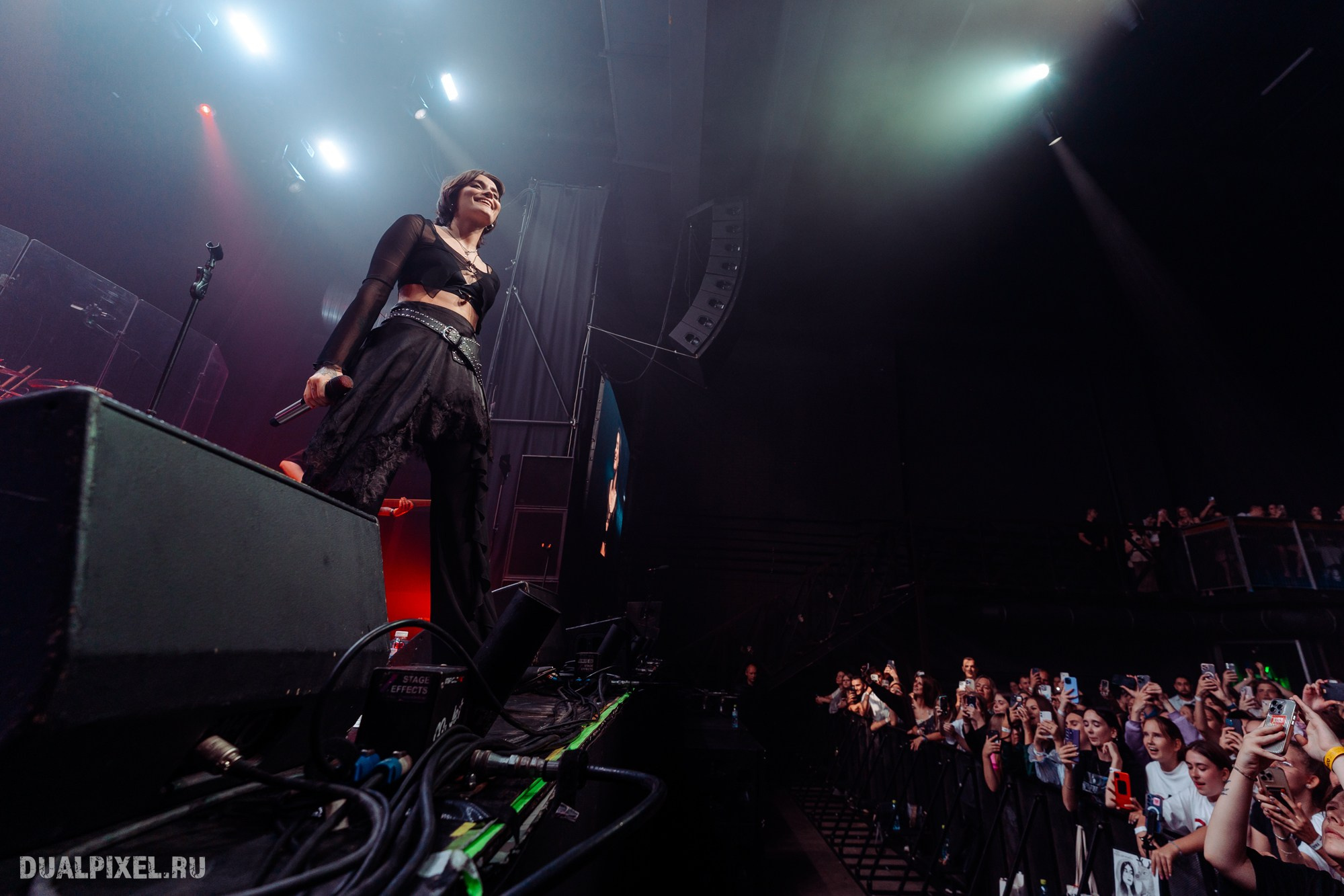 Mona. Магия музыки в кадре: Концертная Фотография