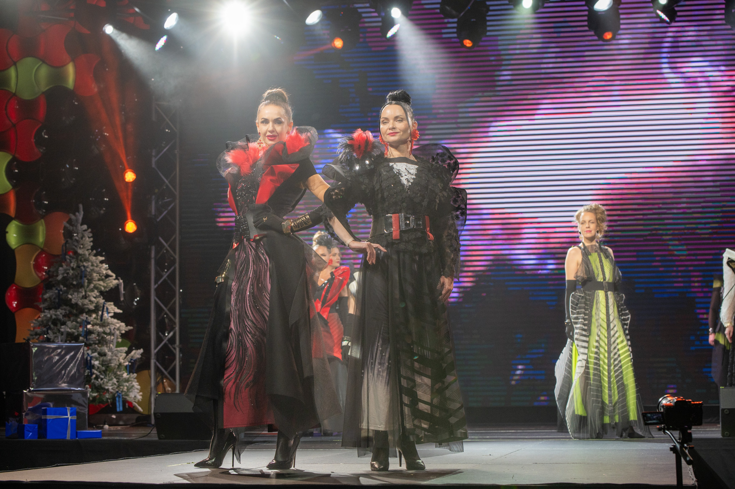 Большая новогодняя тусовка. Фотоуслуги, услуги фотографа, фотографирование важных событий