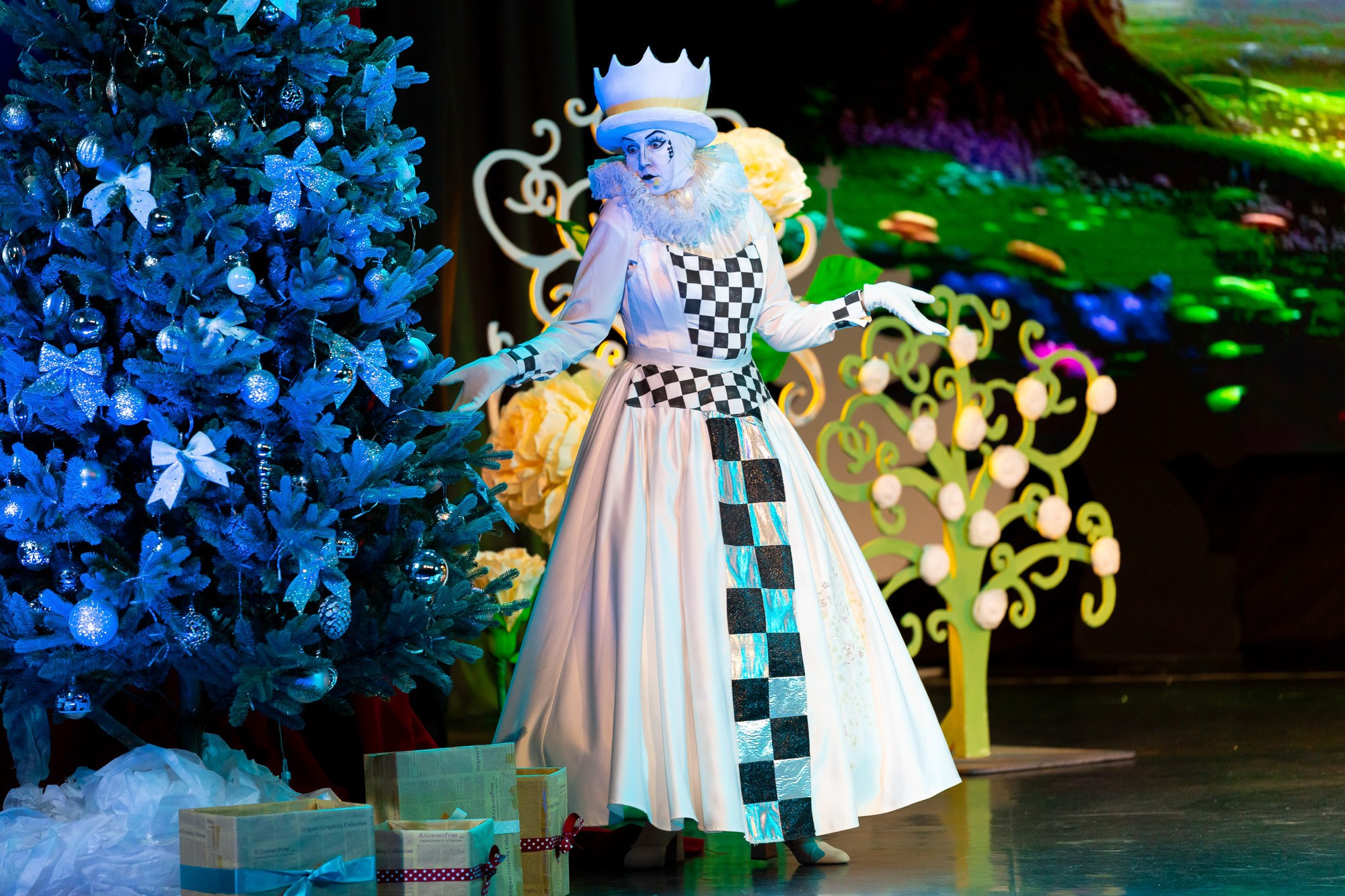 Спектакль в Доме культуры. Андрей Кровлин — фотограф в Славянке