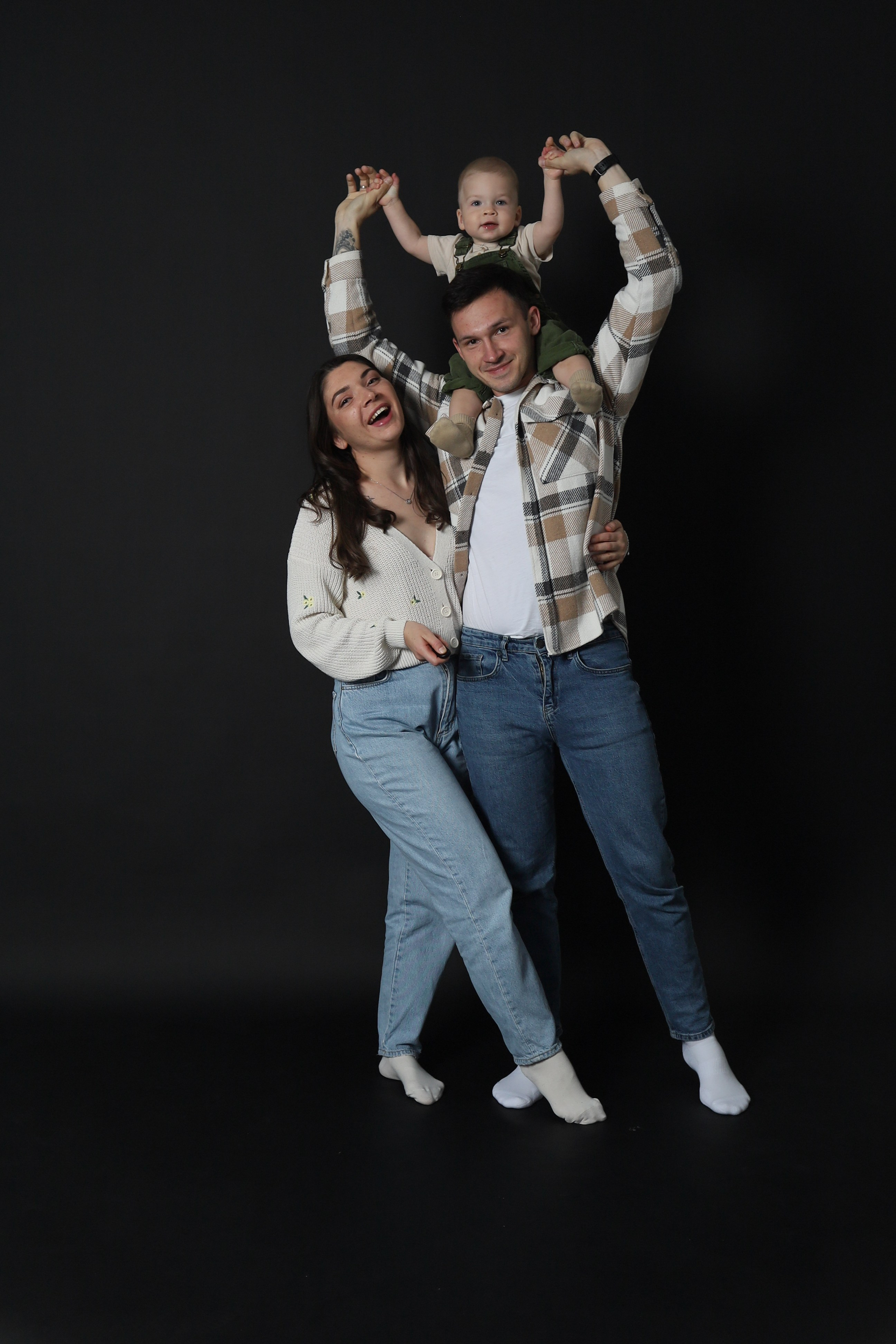 Черный фон цветная. Фотостудия без фотографа в Мозыре «Селфи»