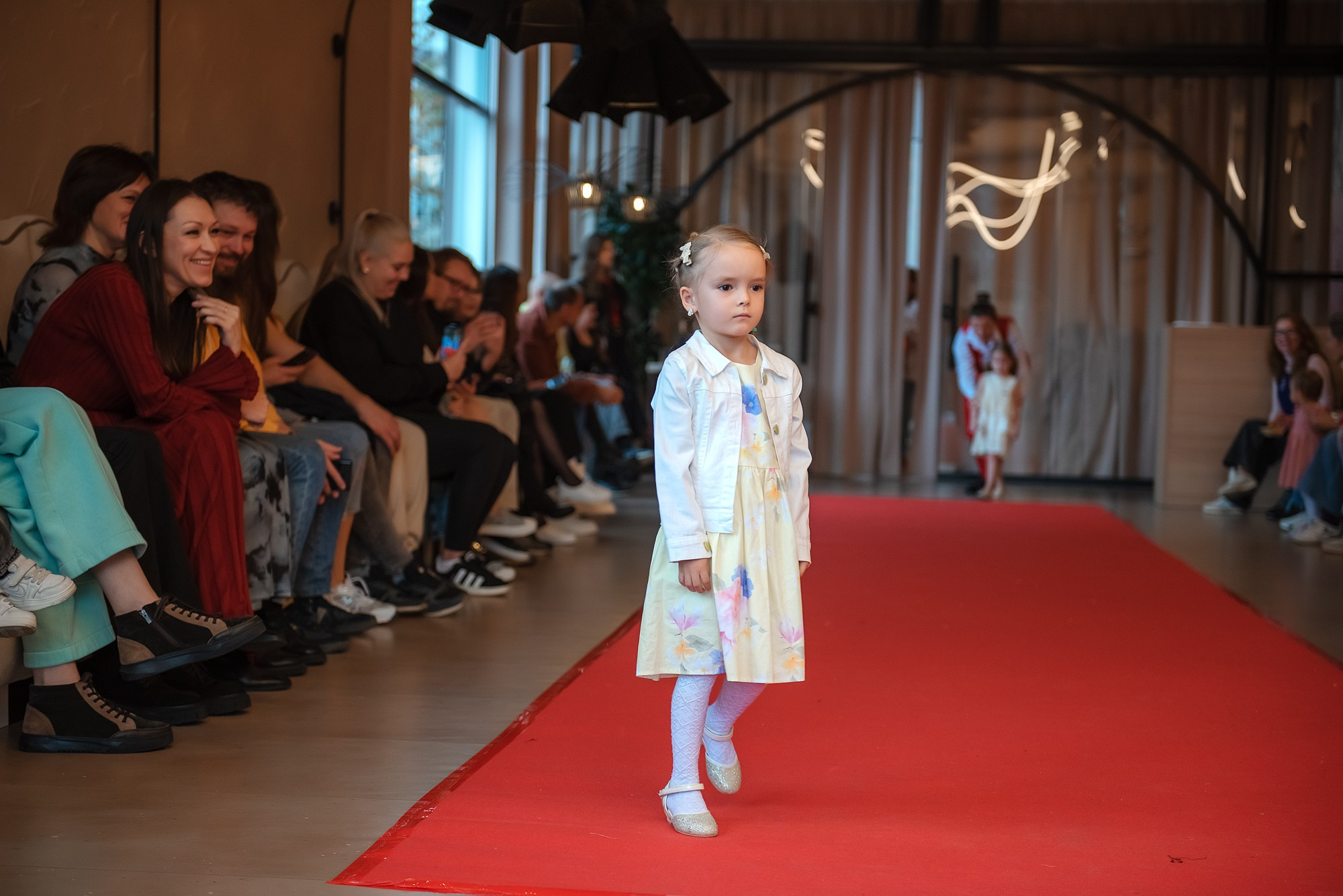 HAPPYkids дефиле в день мамы. Семейный и коммерческий фотограф в Сочи Александр Бодунов