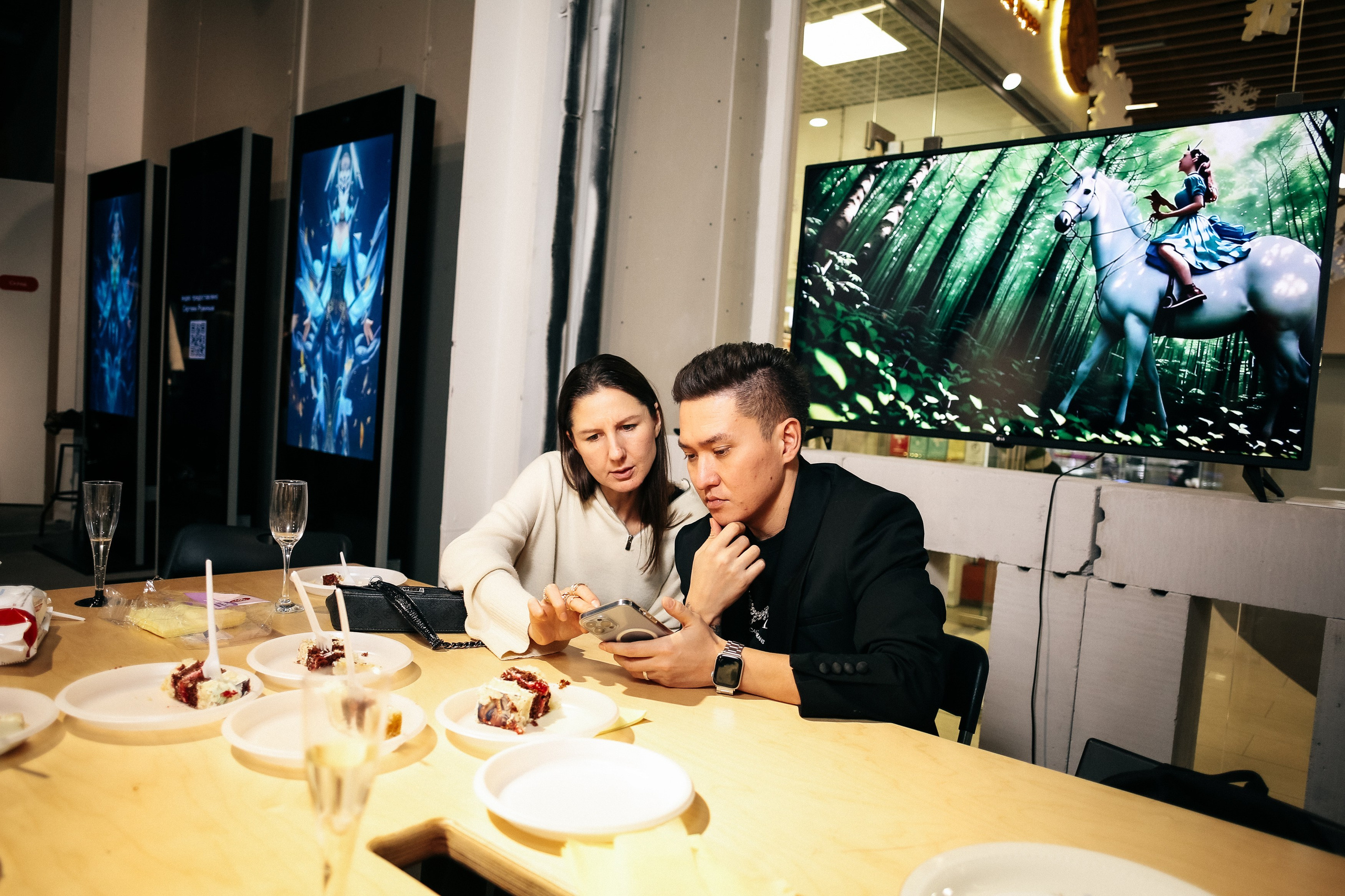 Фотосъёмка галереи. Портретный и репортажный фотограф. Мыльников Илья