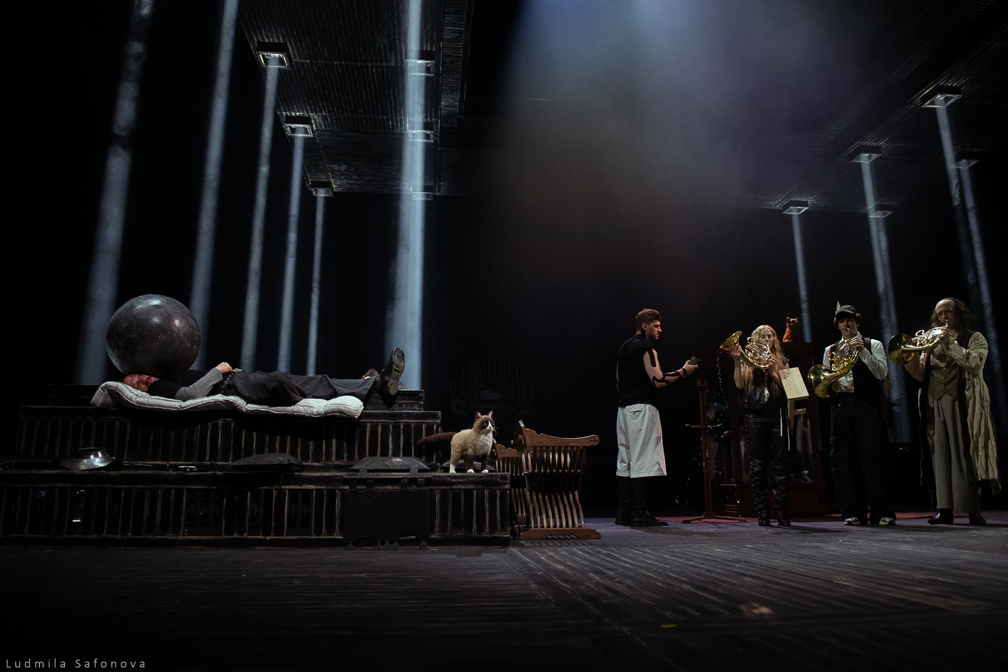 Гамлет. Режиссёр Андрей Гончаров. Гамлет Юра Борисов. Lucytheatre